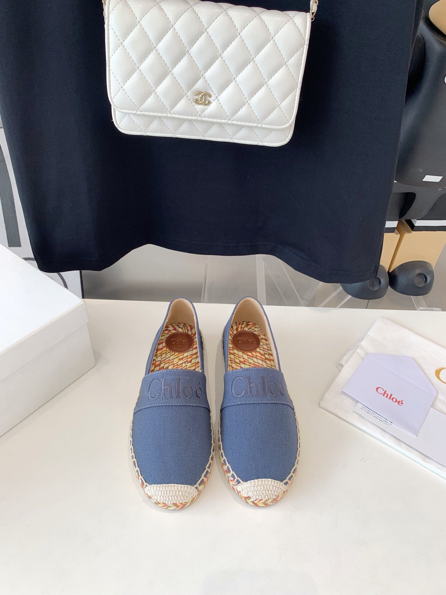 CHLOÃ‰ LOAFER SHOES IN PIGEON BLUE DENIM AND WOVEN RAFFIA