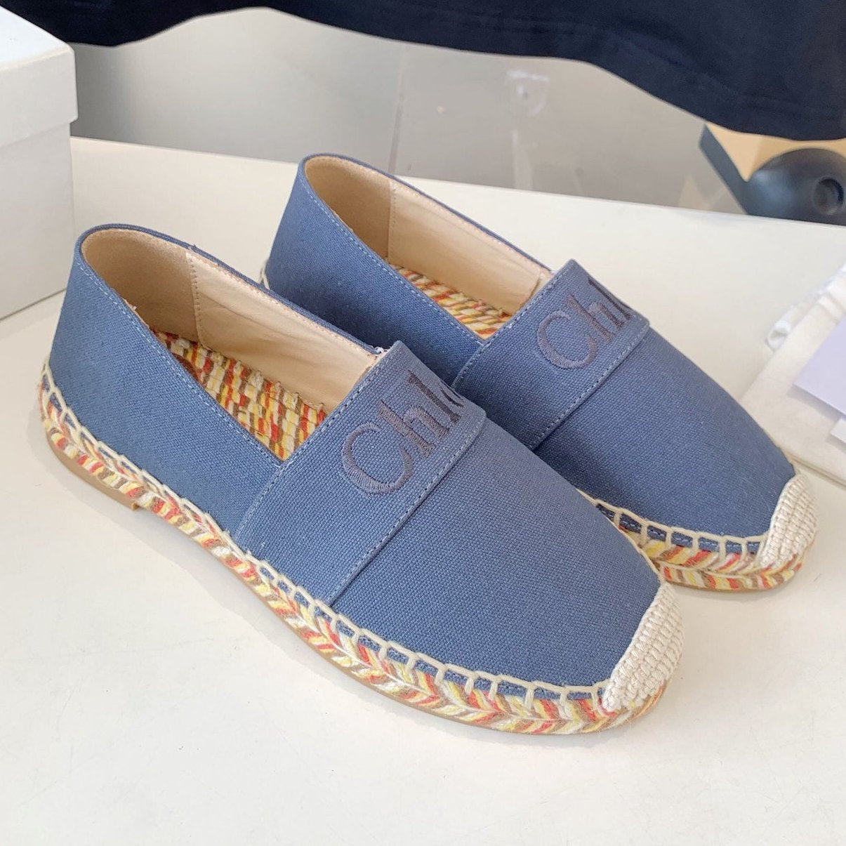 CHLOÃ‰ LOAFER SHOES IN PIGEON BLUE DENIM AND WOVEN RAFFIA