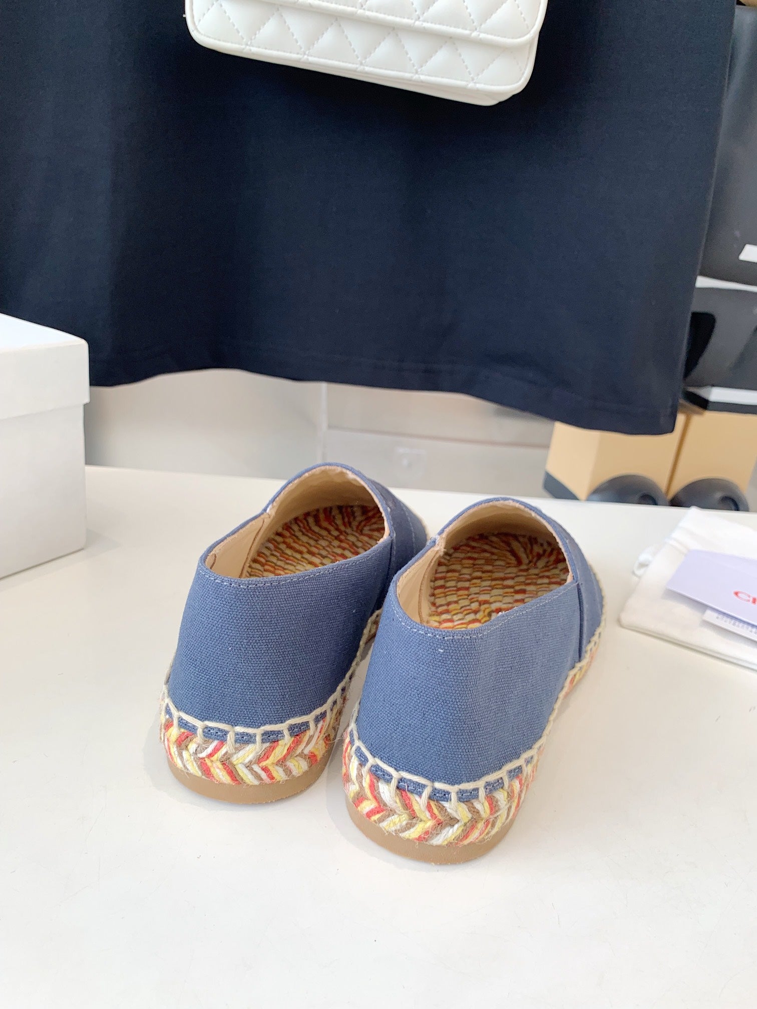 CHLOÃ‰ LOAFER SHOES IN PIGEON BLUE DENIM AND WOVEN RAFFIA
