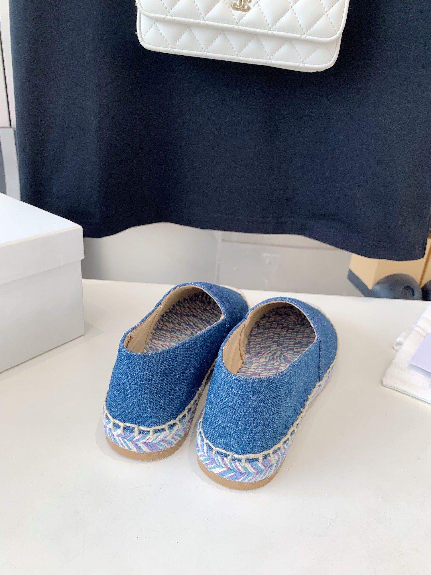 CHLOÃ‰ LOAFER SHOES IN CERULEAN BLUE DENIM AND WOVEN RAFFIA