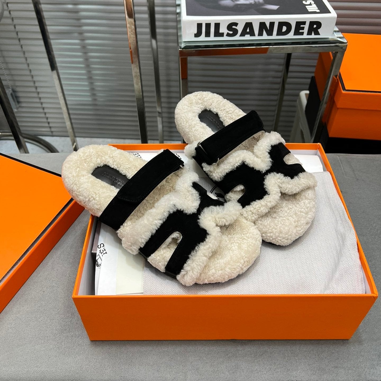 HM Chypre Sandal In Black Suede And Fleece Lining 953829