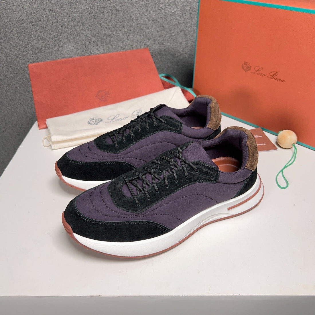 LP WEEKEND WALK SNEAKERS GRAPE AND BLACK SUEDE