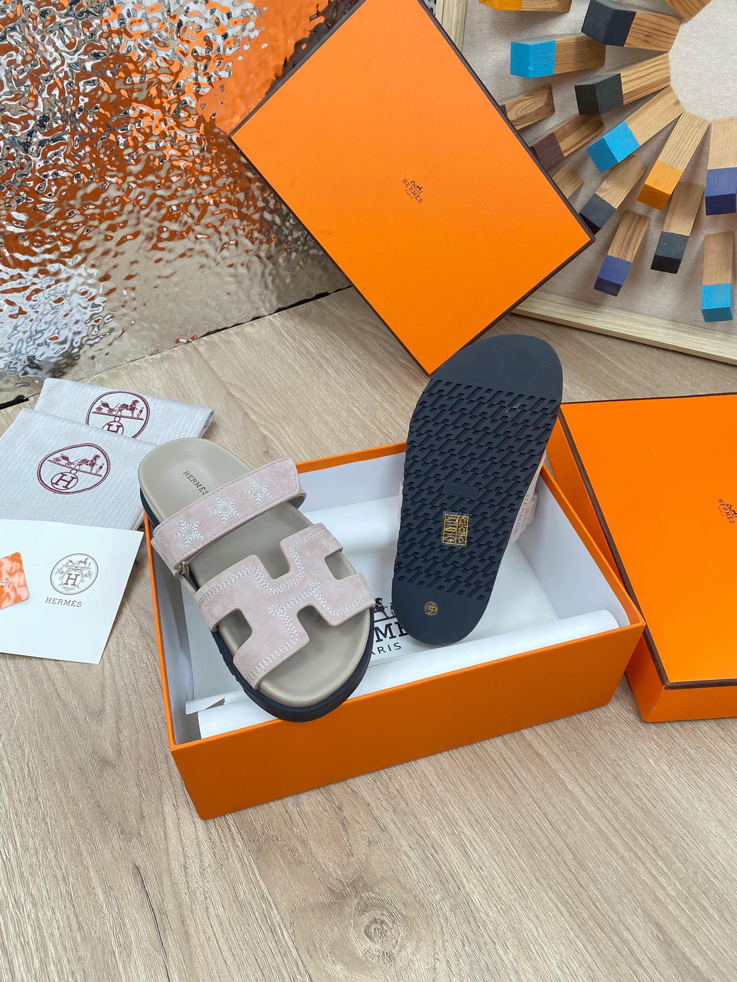 chypre sandal pinkish beige suede calfskin white thread embroidered