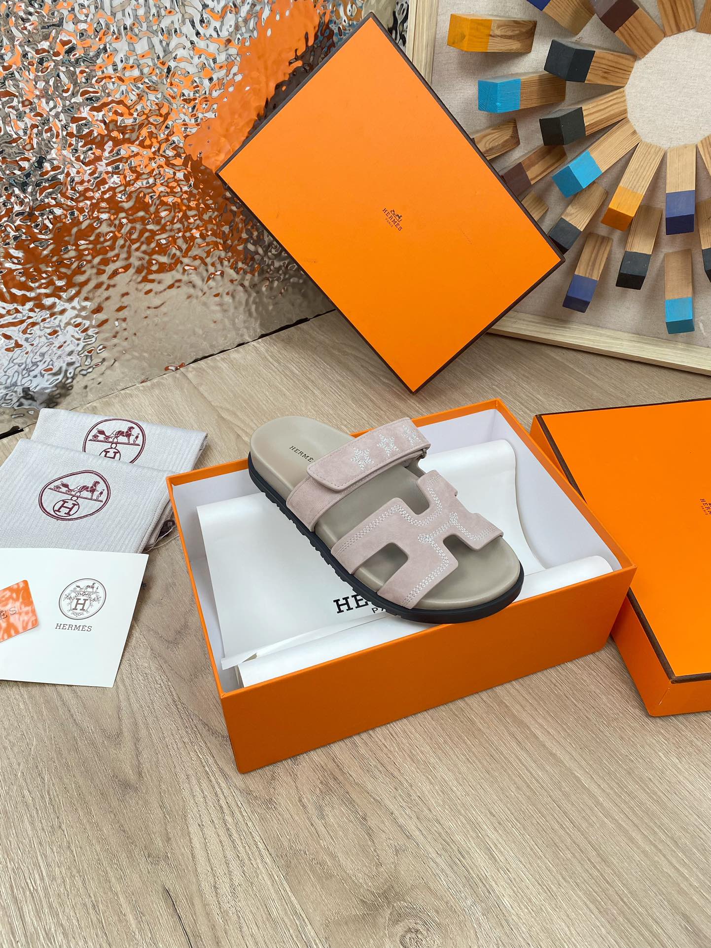 chypre sandal pinkish beige suede calfskin white thread embroidered