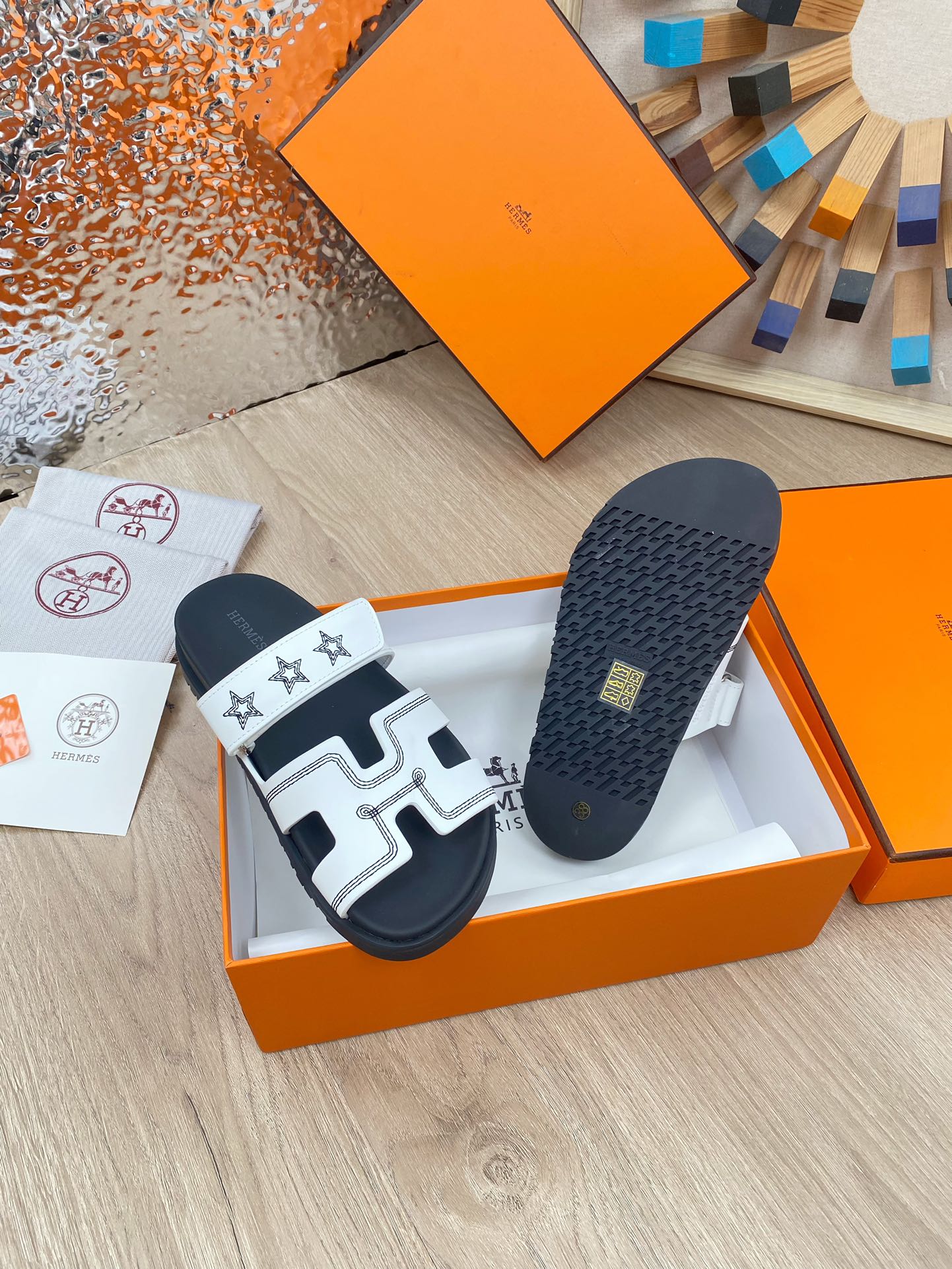 chypre sandal white black calfskin black thread embroidered