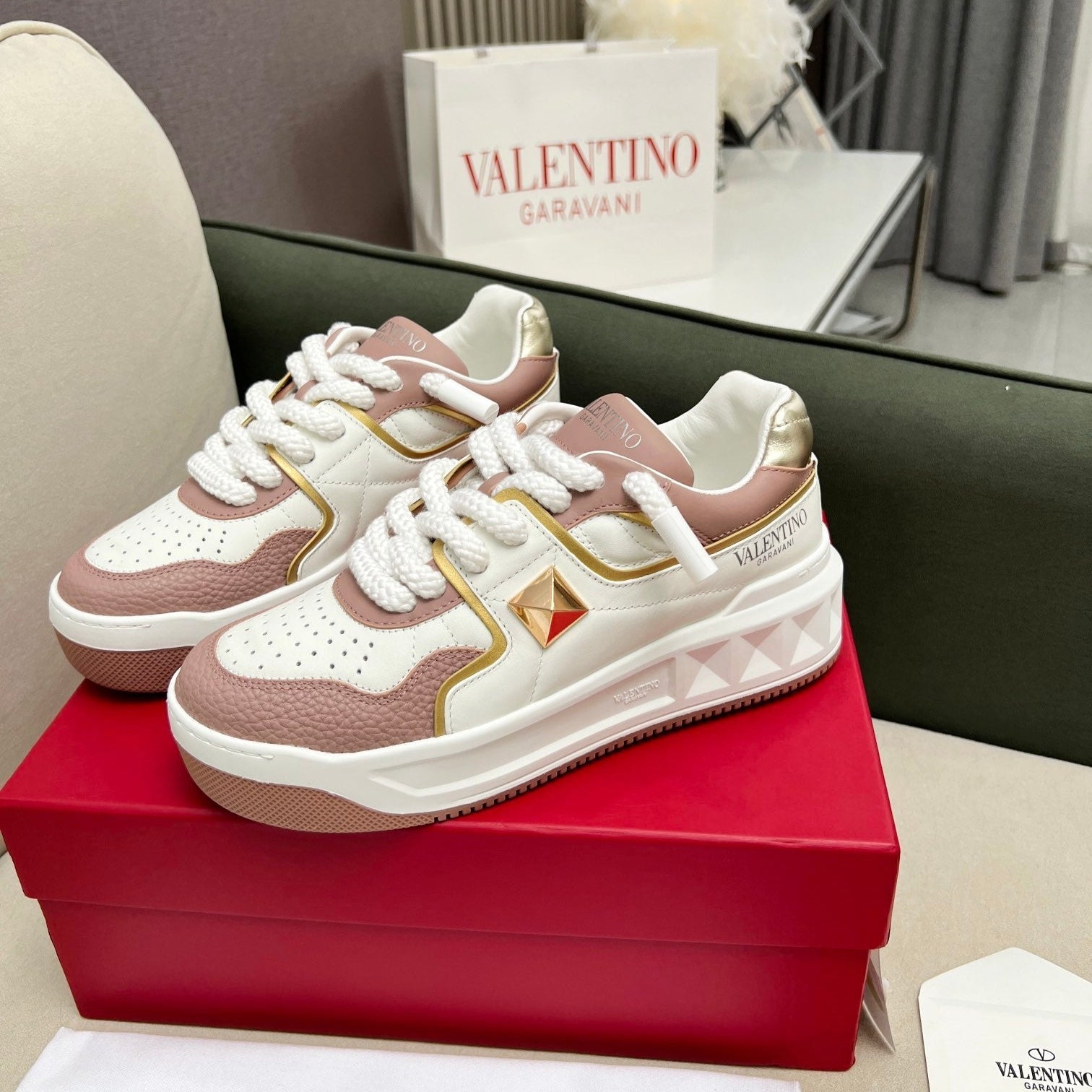 VT 25 One Stud Platform Sneaker White Pink Cowhide