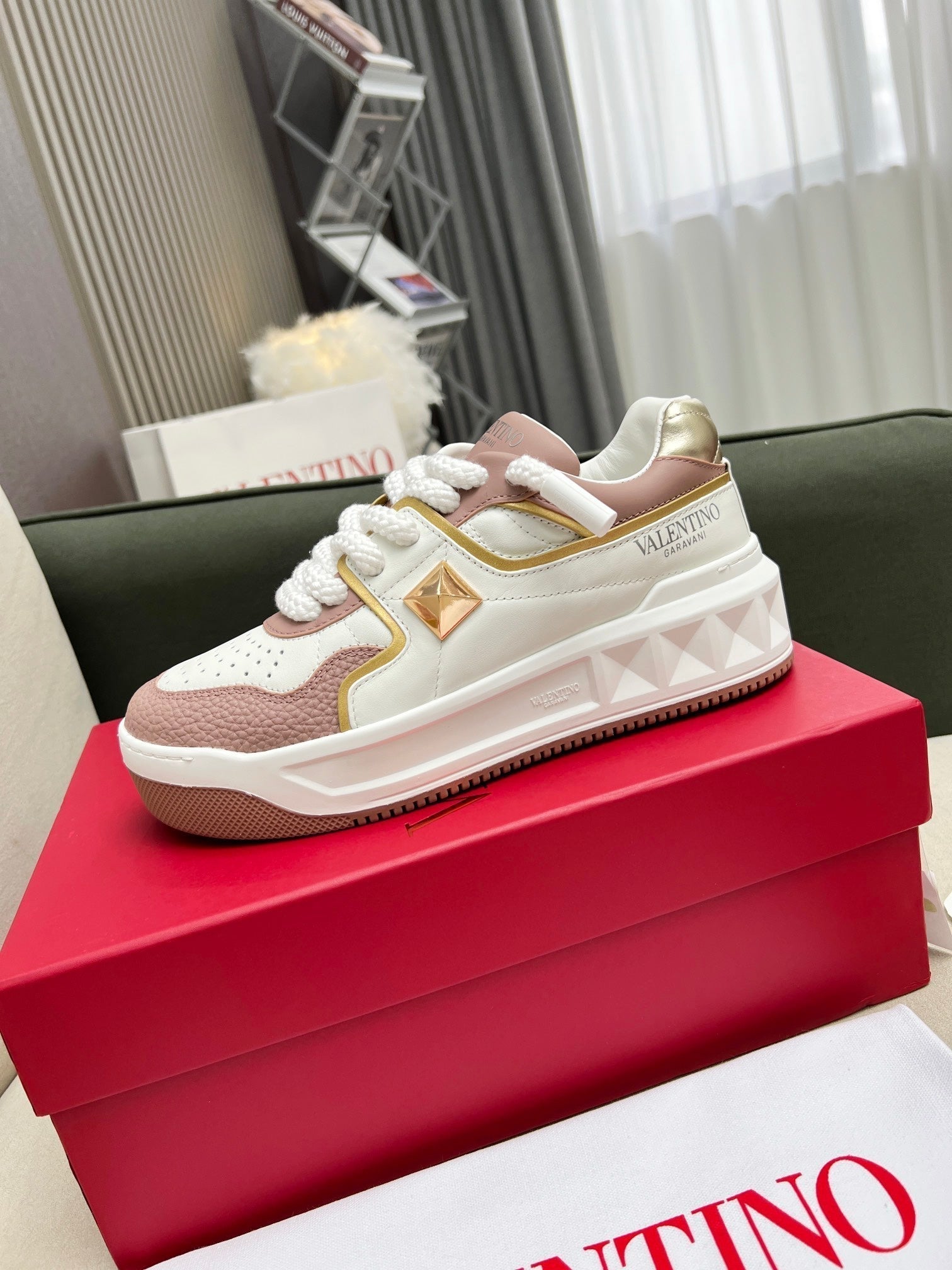 VT 25 One Stud Platform Sneaker White Pink Cowhide