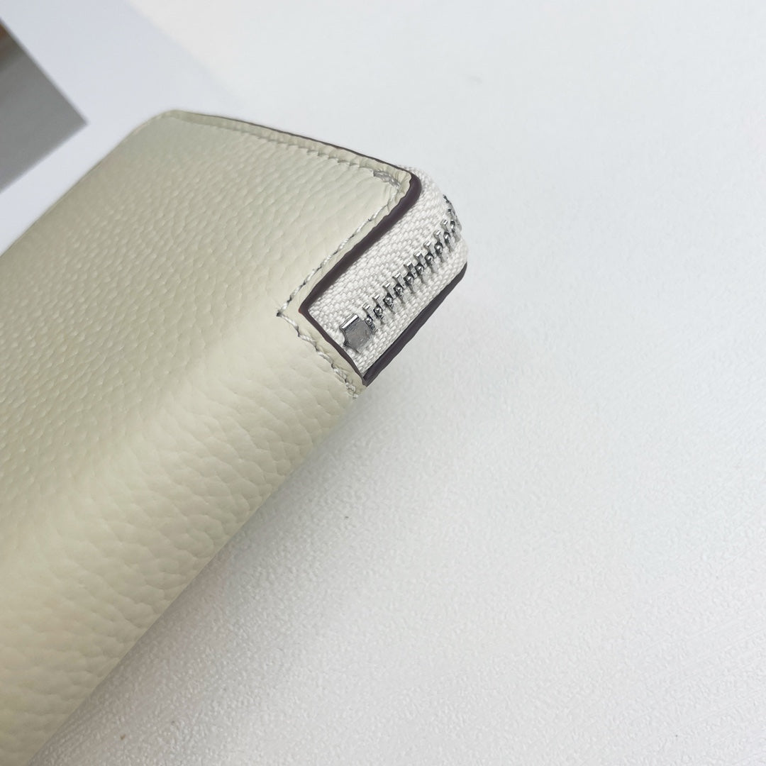 HM SILK'IN SHORT WALLET 11.5 WHITE GRAINED CALFSKIN