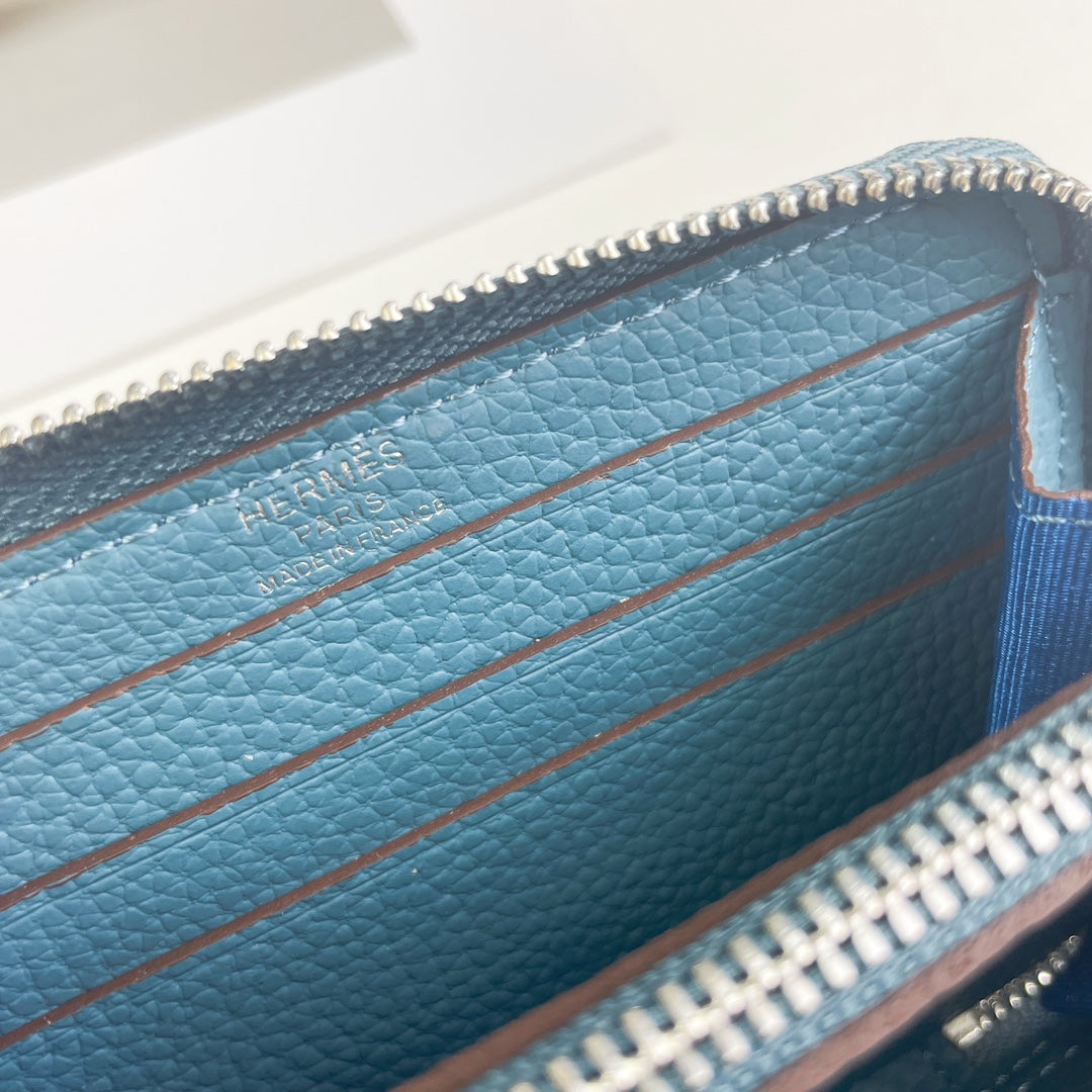 HM SILK'IN HOLED SHORT WALLET 11.5 CERULEAN GRAINED CALFSKIN