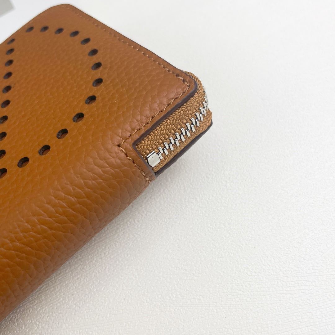HM SILK'IN HOLED SHORT WALLET 11.5 BROWN GRAINED CALFSKIN