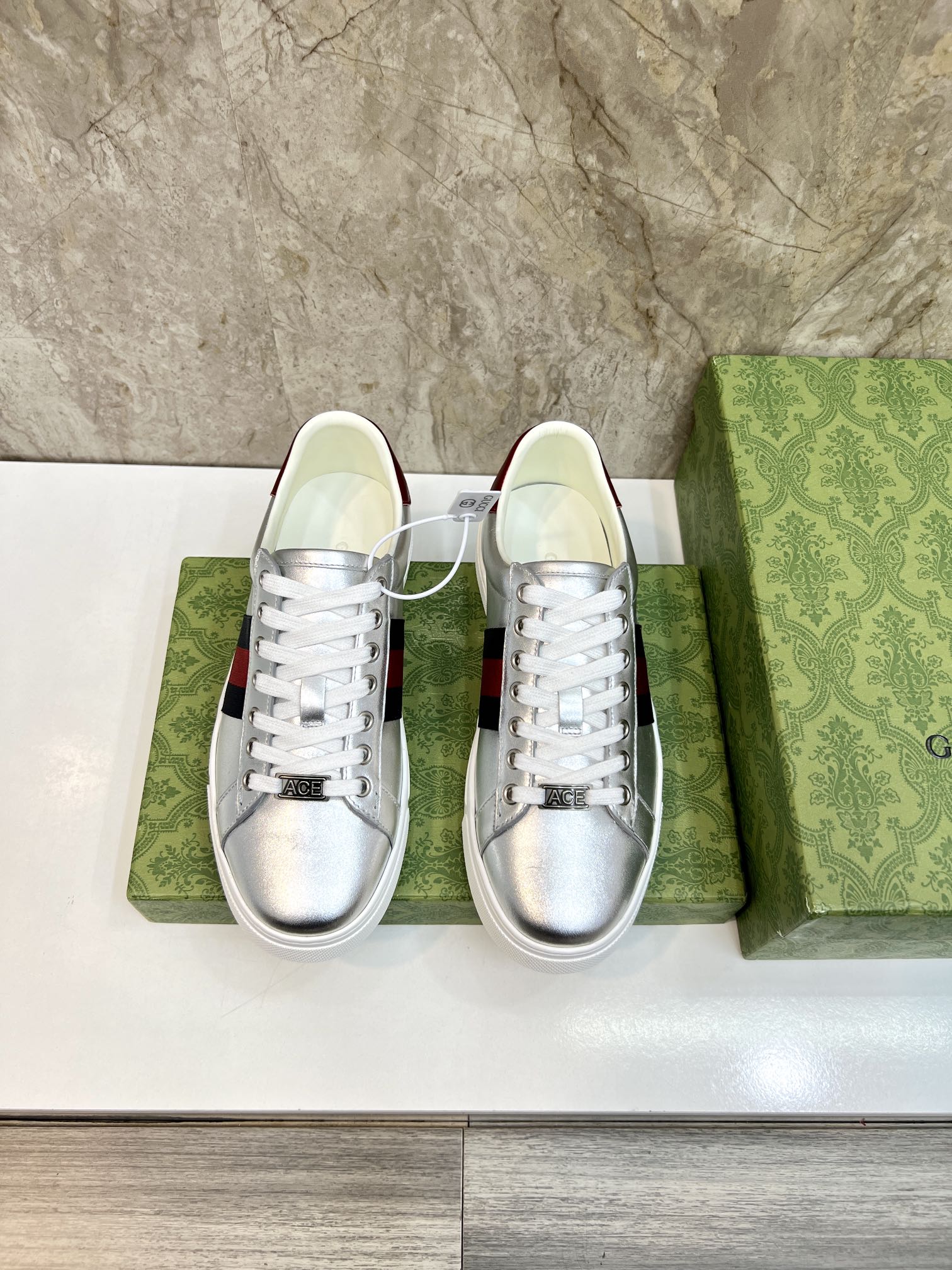 GG Men's ACE Sneaker Silver Calfskin 525953