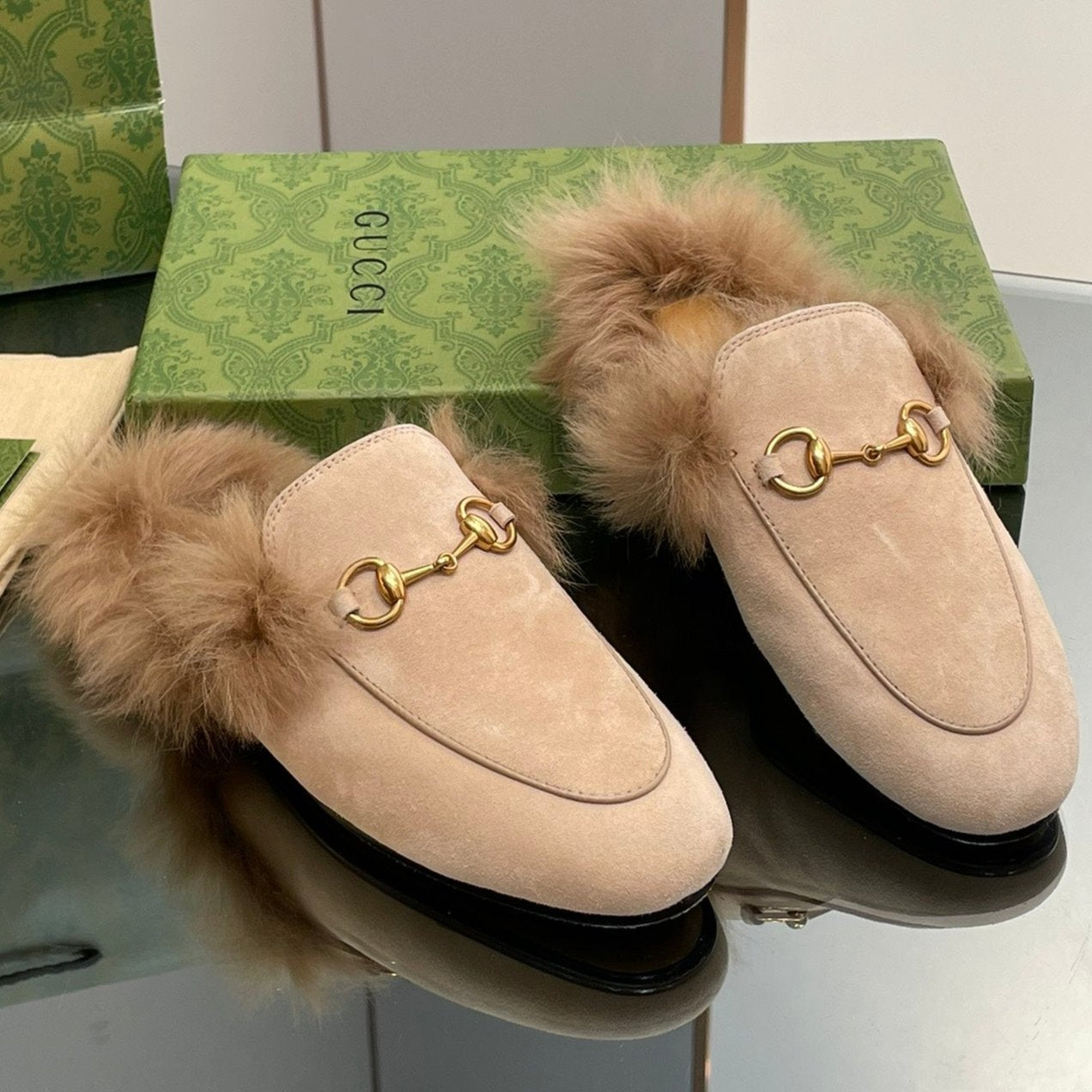 HORSEBIT MULE IN TAN BROWN SUEDE AND LAMB WOOL LINING