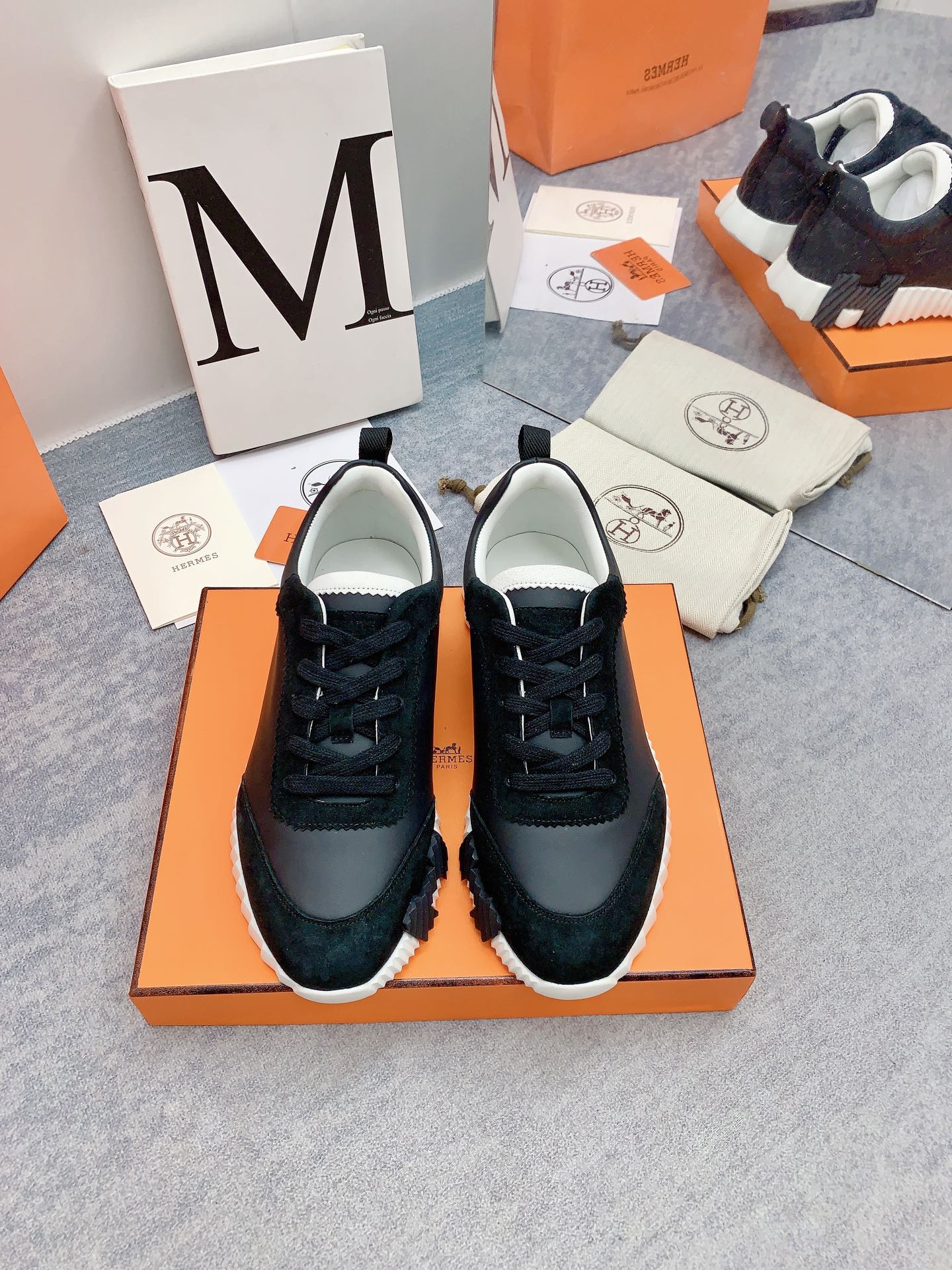 HM Bouncing Sneaker In Black Lambskin 106423