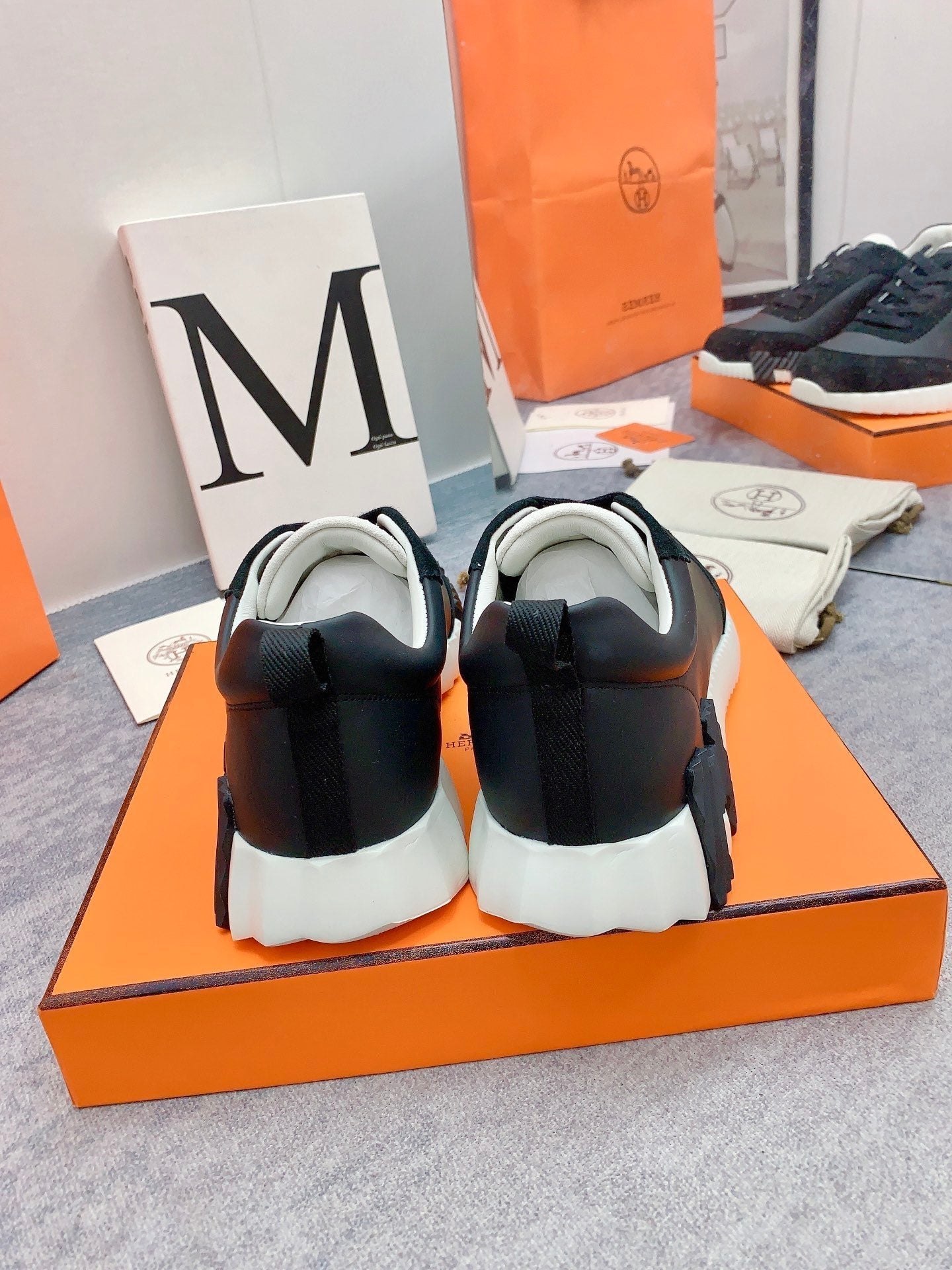 HM Bouncing Sneaker In Black Lambskin 106423