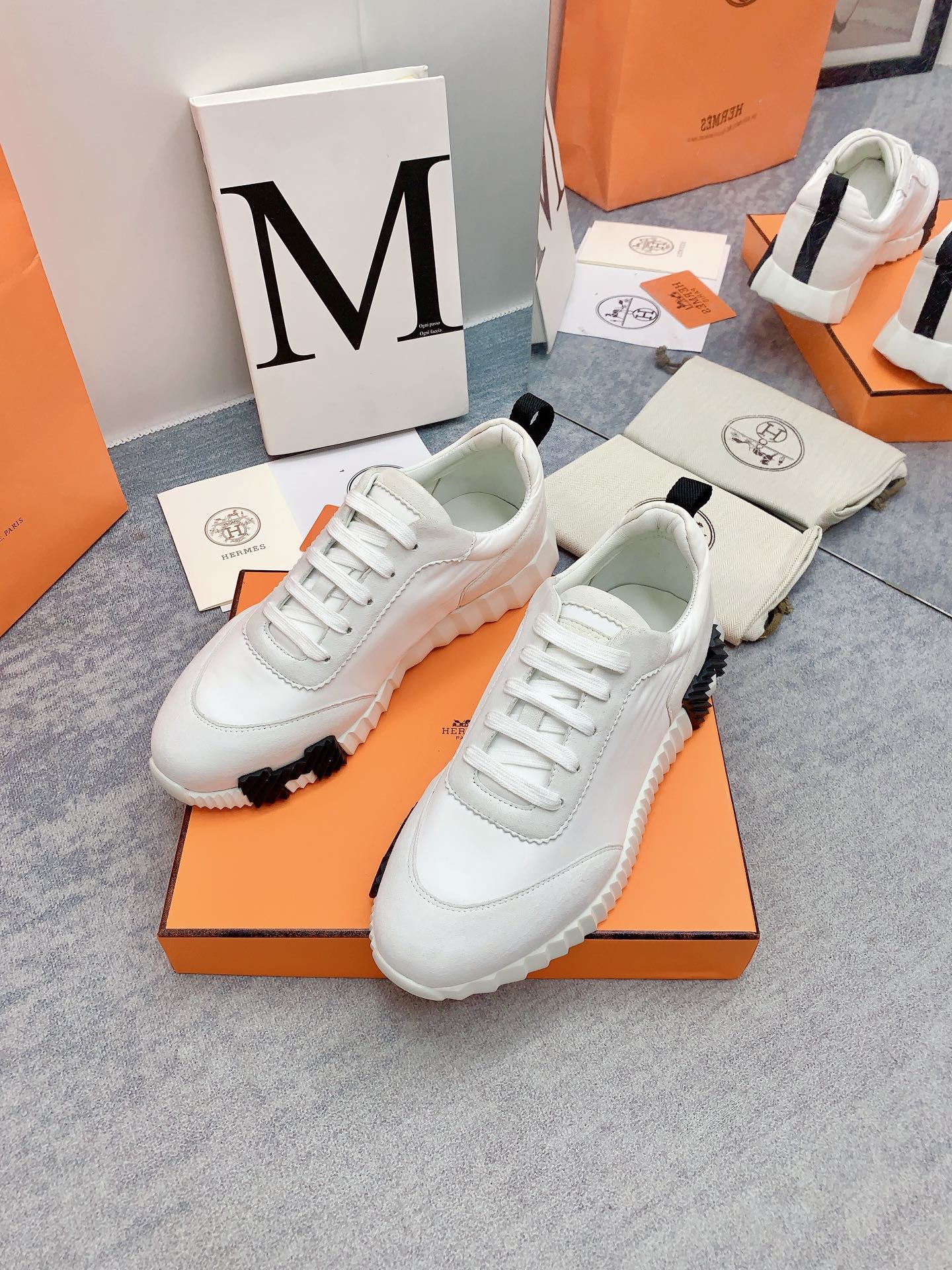 HM Bouncing Sneaker In White Lambskin 106431