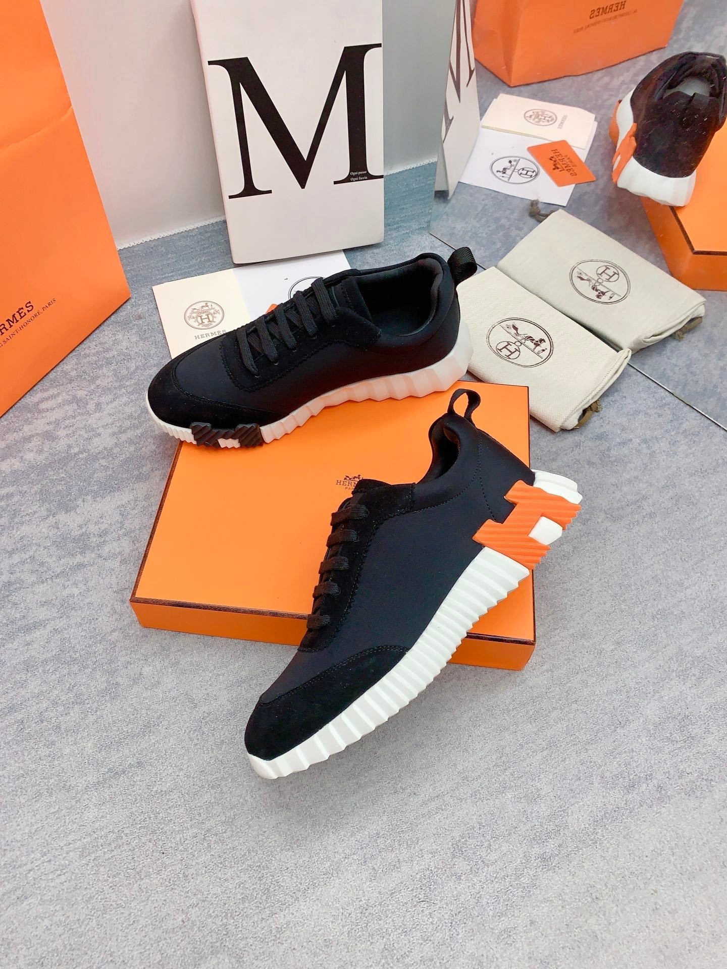 HM Bouncing Sneaker In Black Lambskin 106437