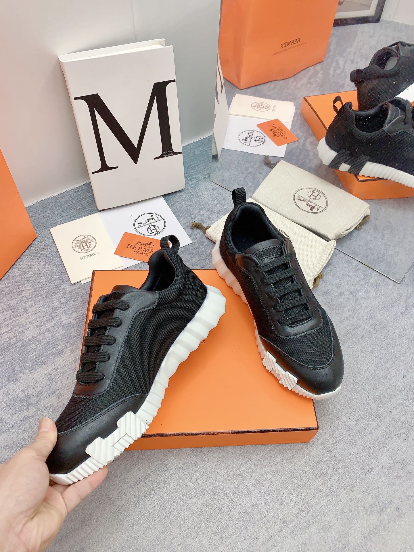 HM Bouncing Sneaker In Black Mesh Fabric 106451