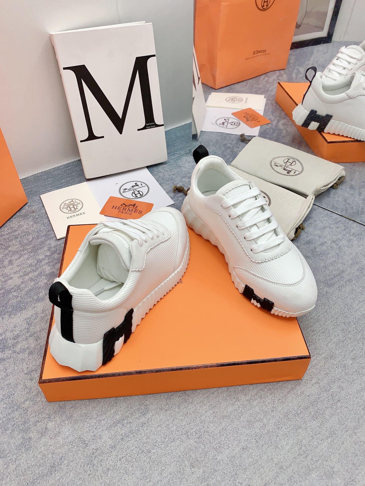 HM Bouncing Sneaker In White Mesh Fabric 106465