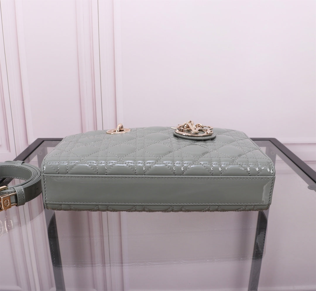 MEDIUM LADY D-JOY 26 ROCK GRAY LAMBSKIN