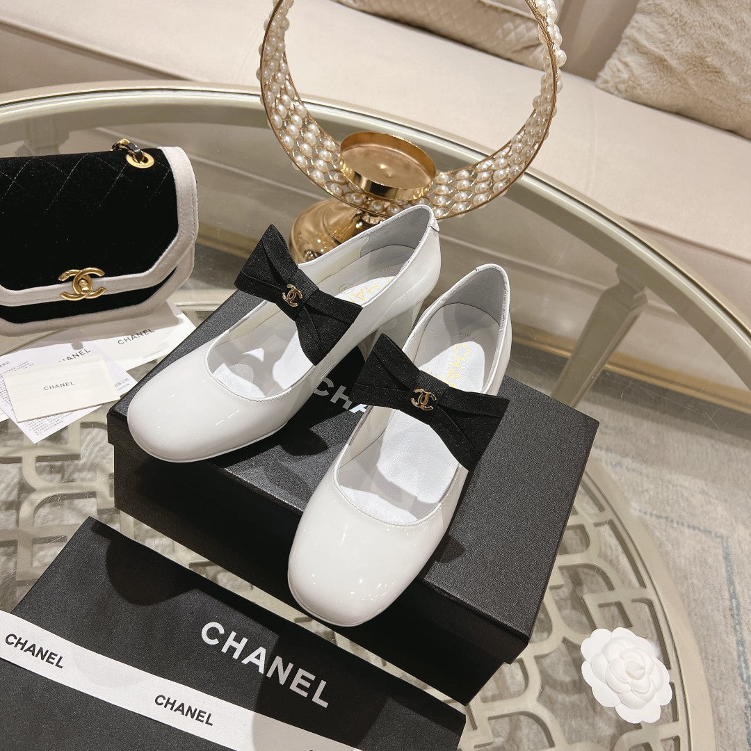 CC High Mary Janes 55mm White With Black Bow Glossy Calfskin 943288