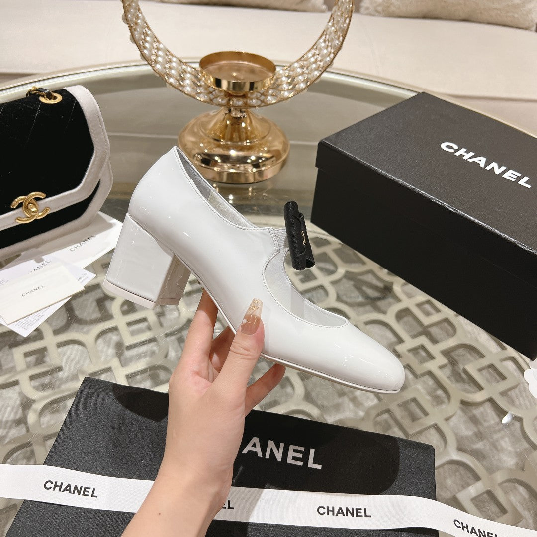 CC High Mary Janes 55mm White With Black Bow Glossy Calfskin 943288
