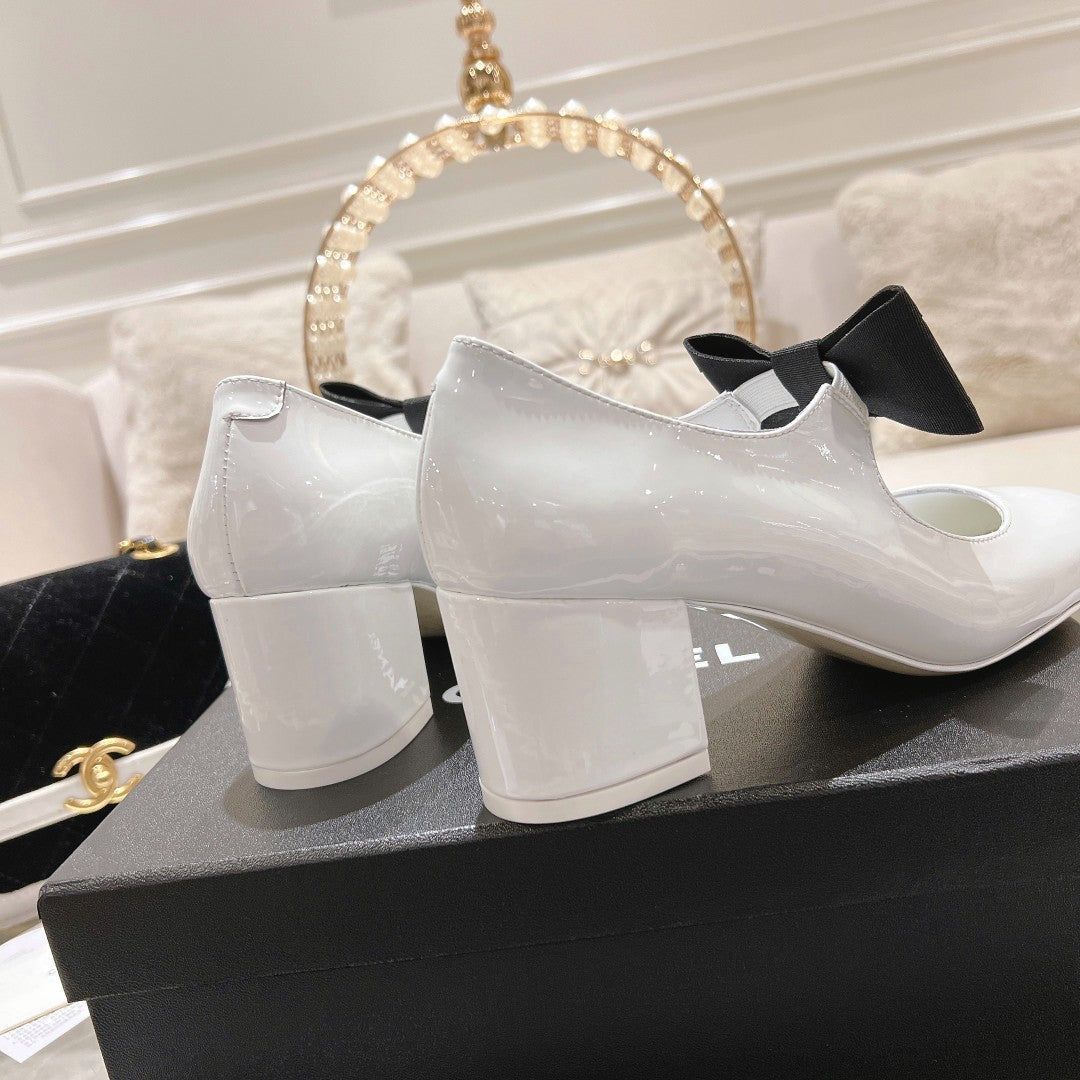 CC High Mary Janes 55mm White With Black Bow Glossy Calfskin 943288