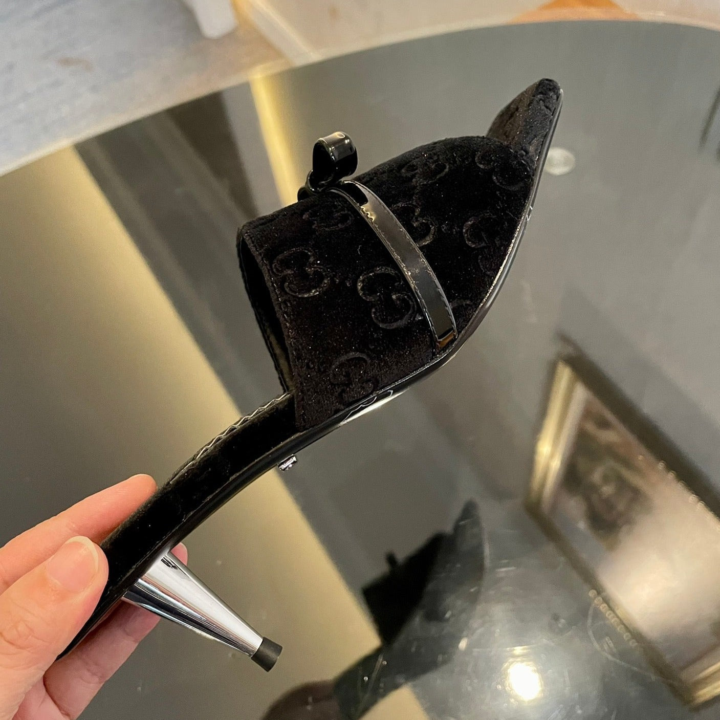 GG VELVET HIGH HEEL SANDALS WITH BEAUTIFUL LOGO DETAILS BLACK