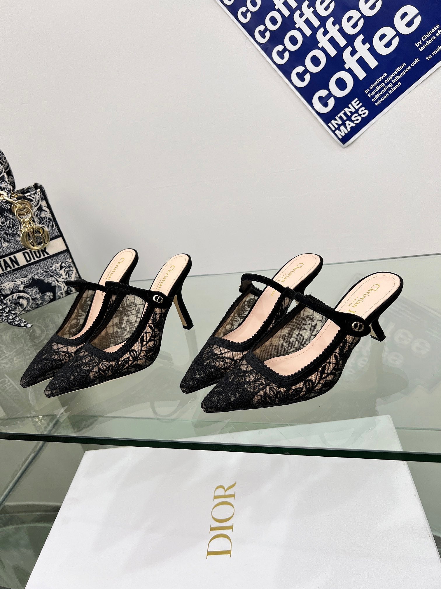 CD 25 Capture Heeled Mule Black Mesh