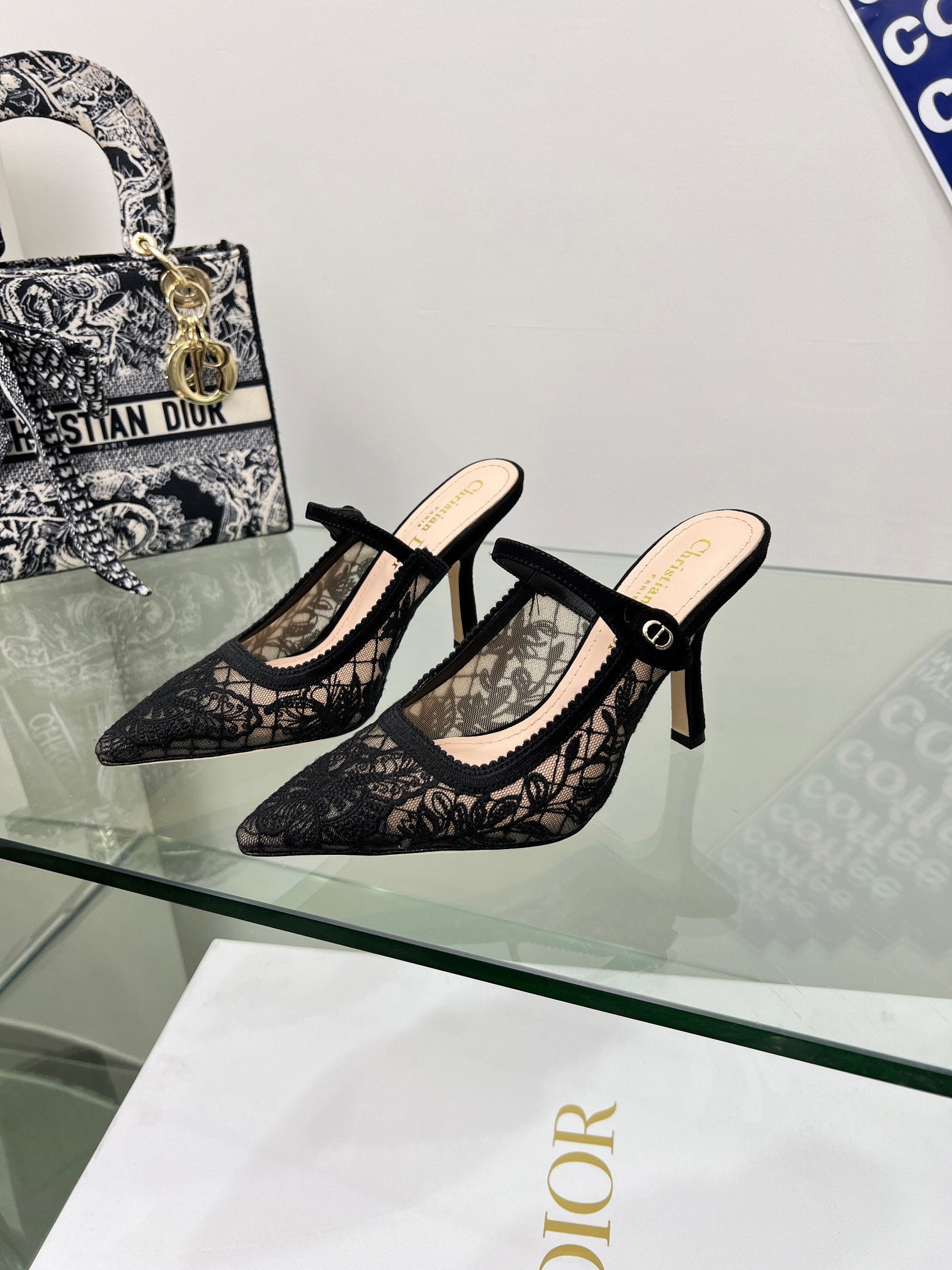 CD 25 Capture Heeled Mule Black Mesh