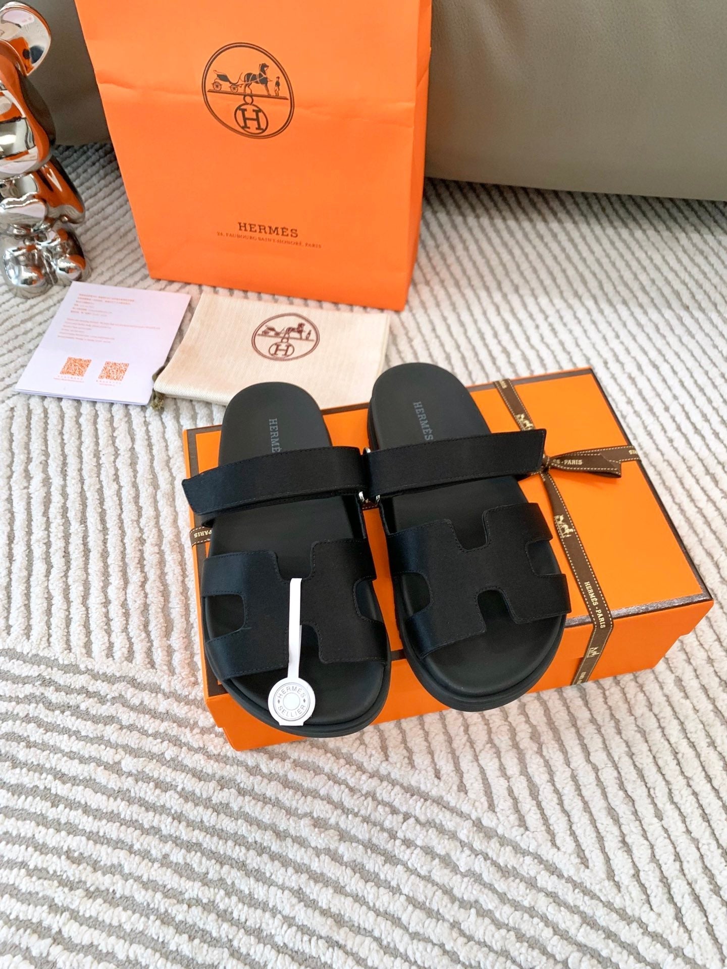HM Chypre Sandal Black Lambskin 963504