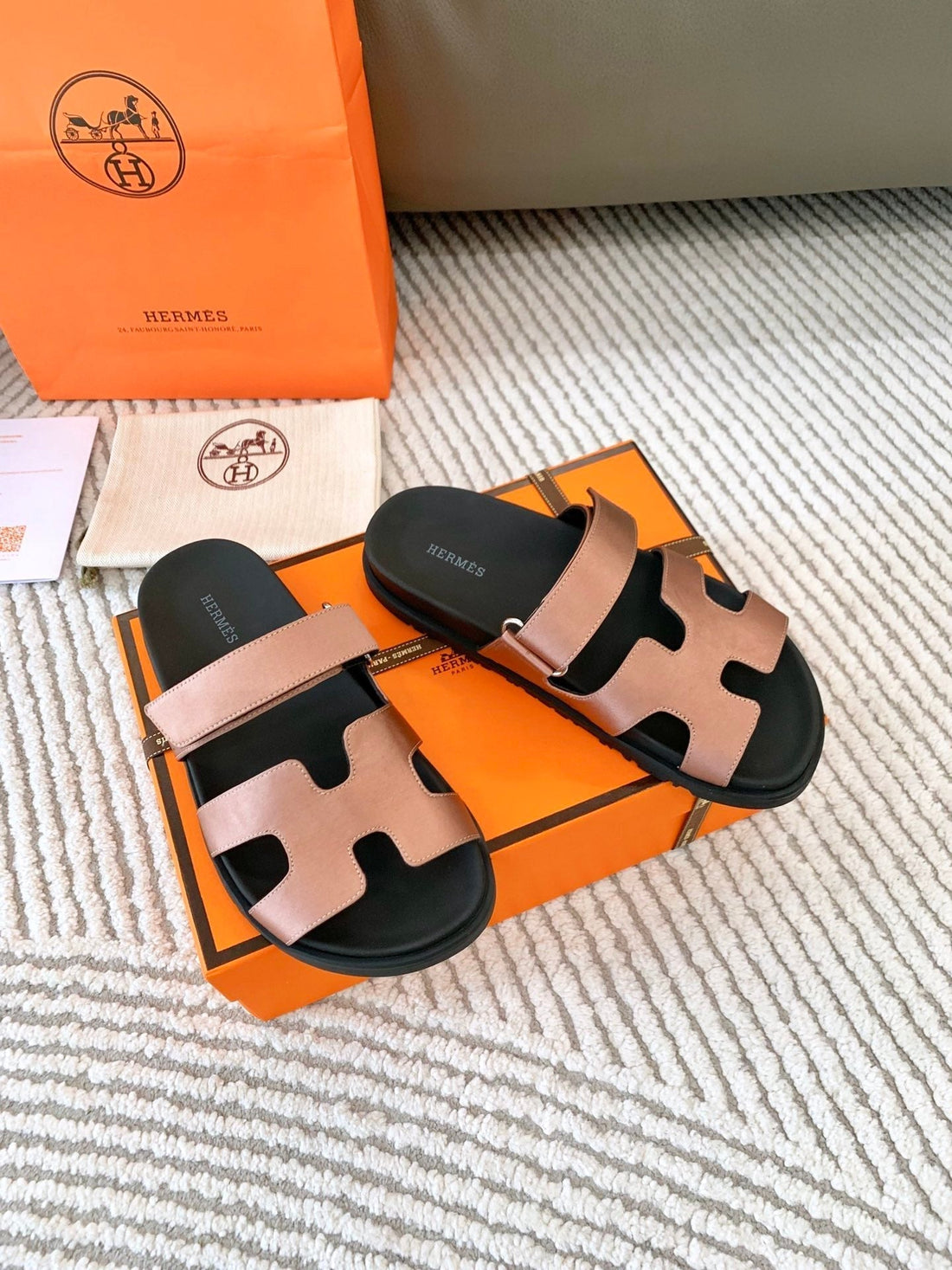 HM Chypre Sandal Shimmery Orange Pink Lambskin  963506