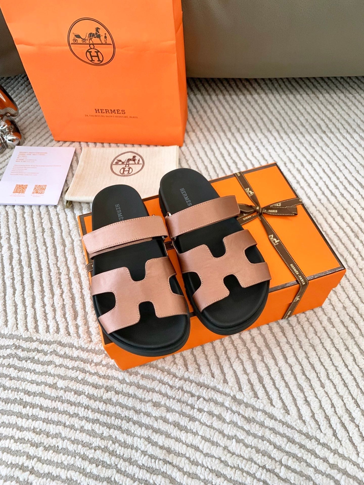 HM Chypre Sandal Shimmery Orange Pink Lambskin  963506