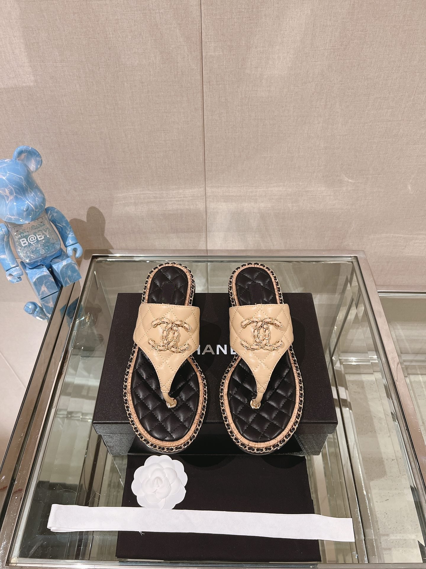 cc thong sandal 50 beige black quilted lambskin