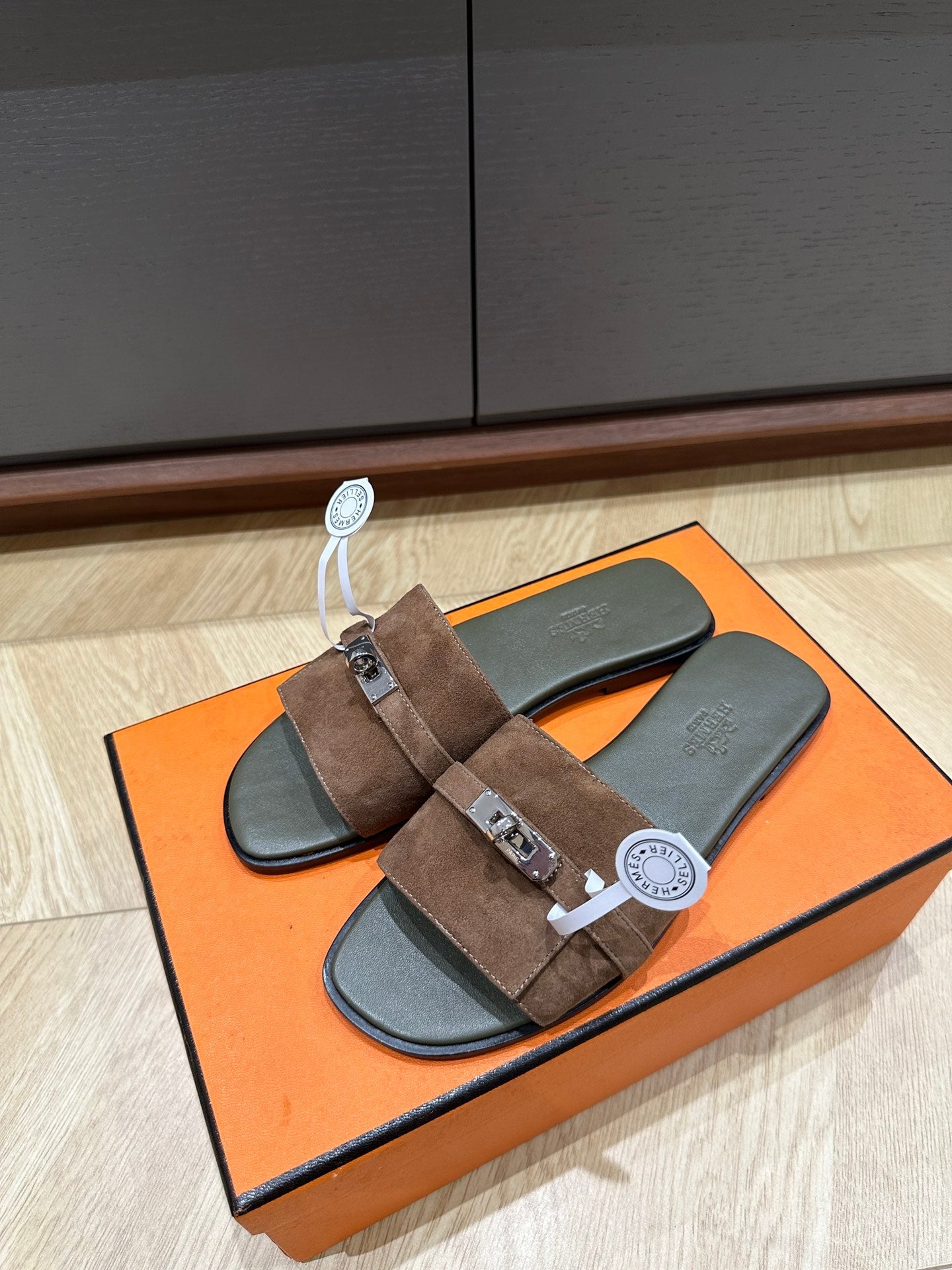 GABRIEL SANDAL LIGHT BROWN SUEDE