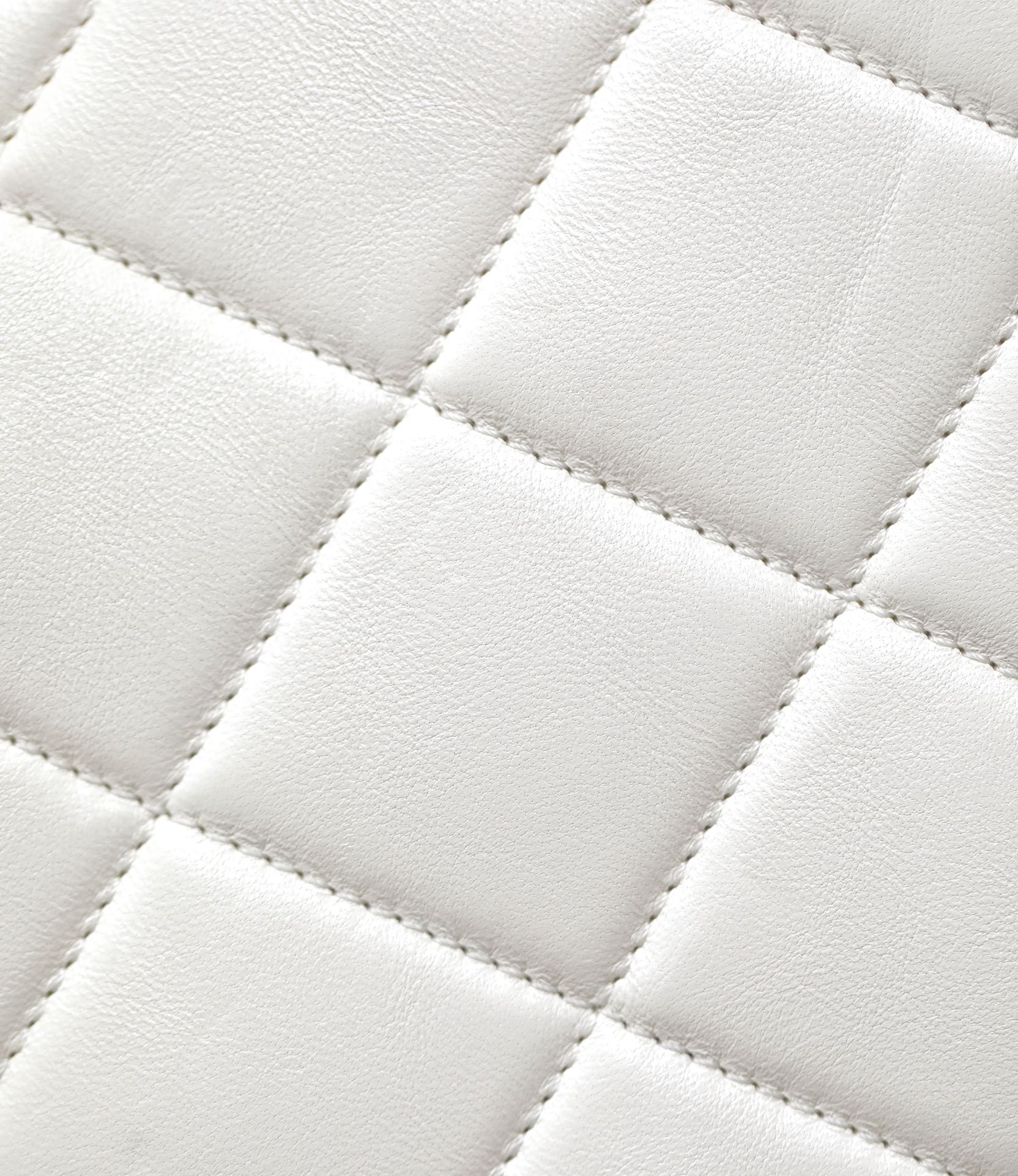 cc 24s hobo bag 19cm white lambskin pearl ball