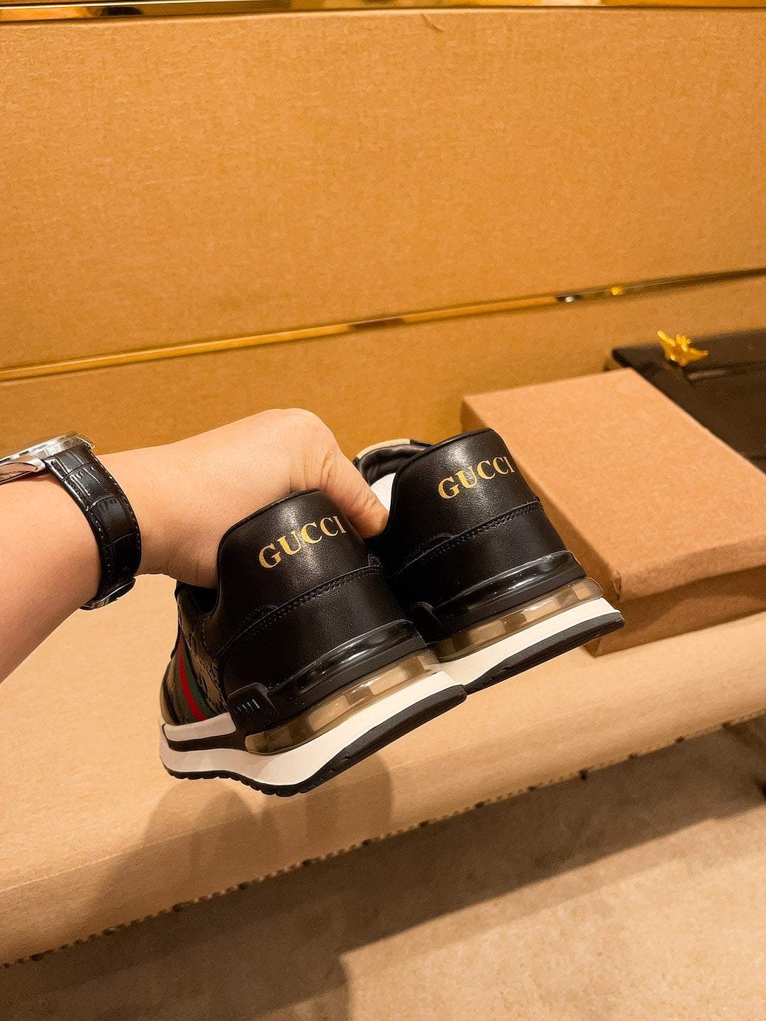 GG Men's ACE Sneaker Black Cowhide 108038