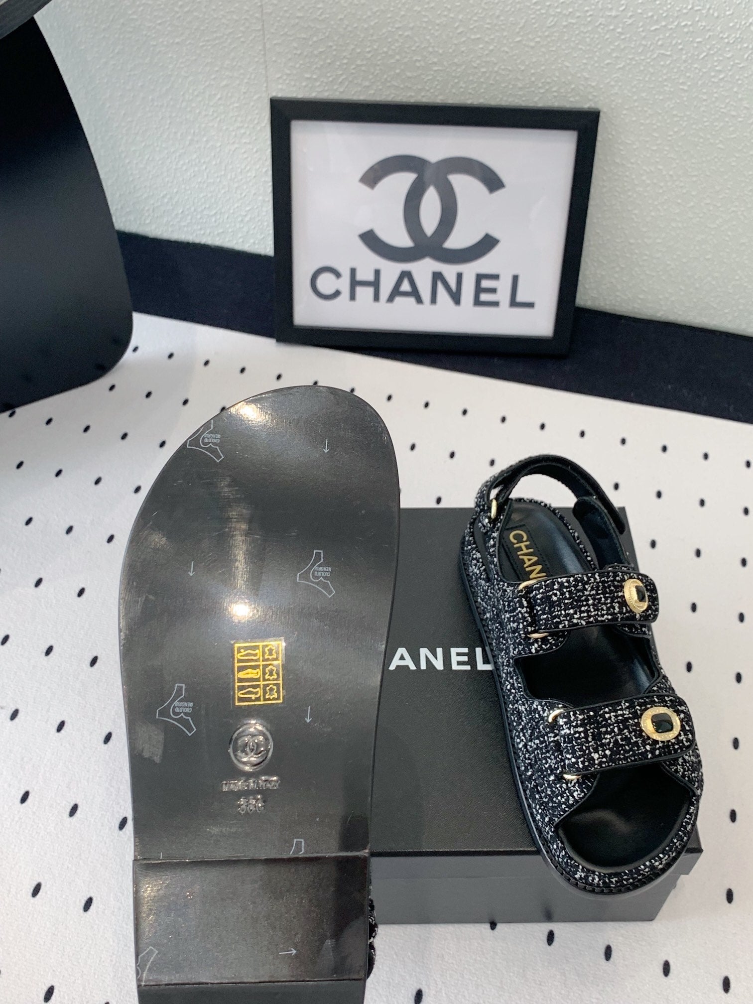 dad sandal black white tweed