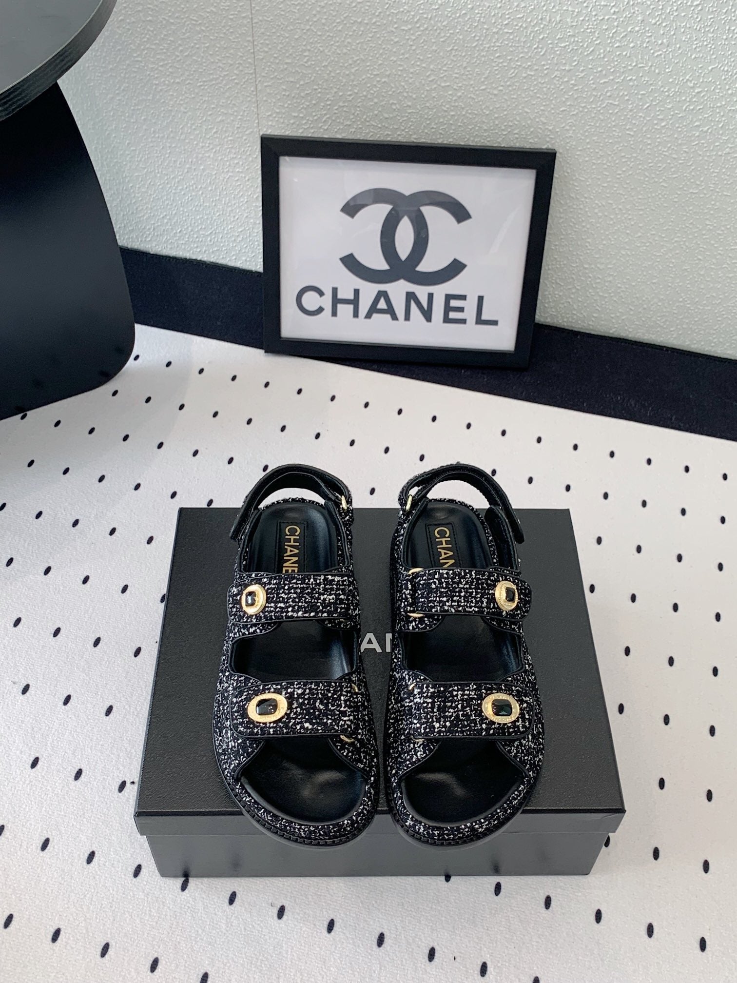 dad sandal black white tweed