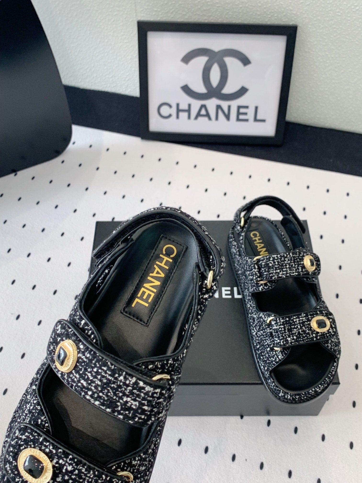 dad sandal black white tweed