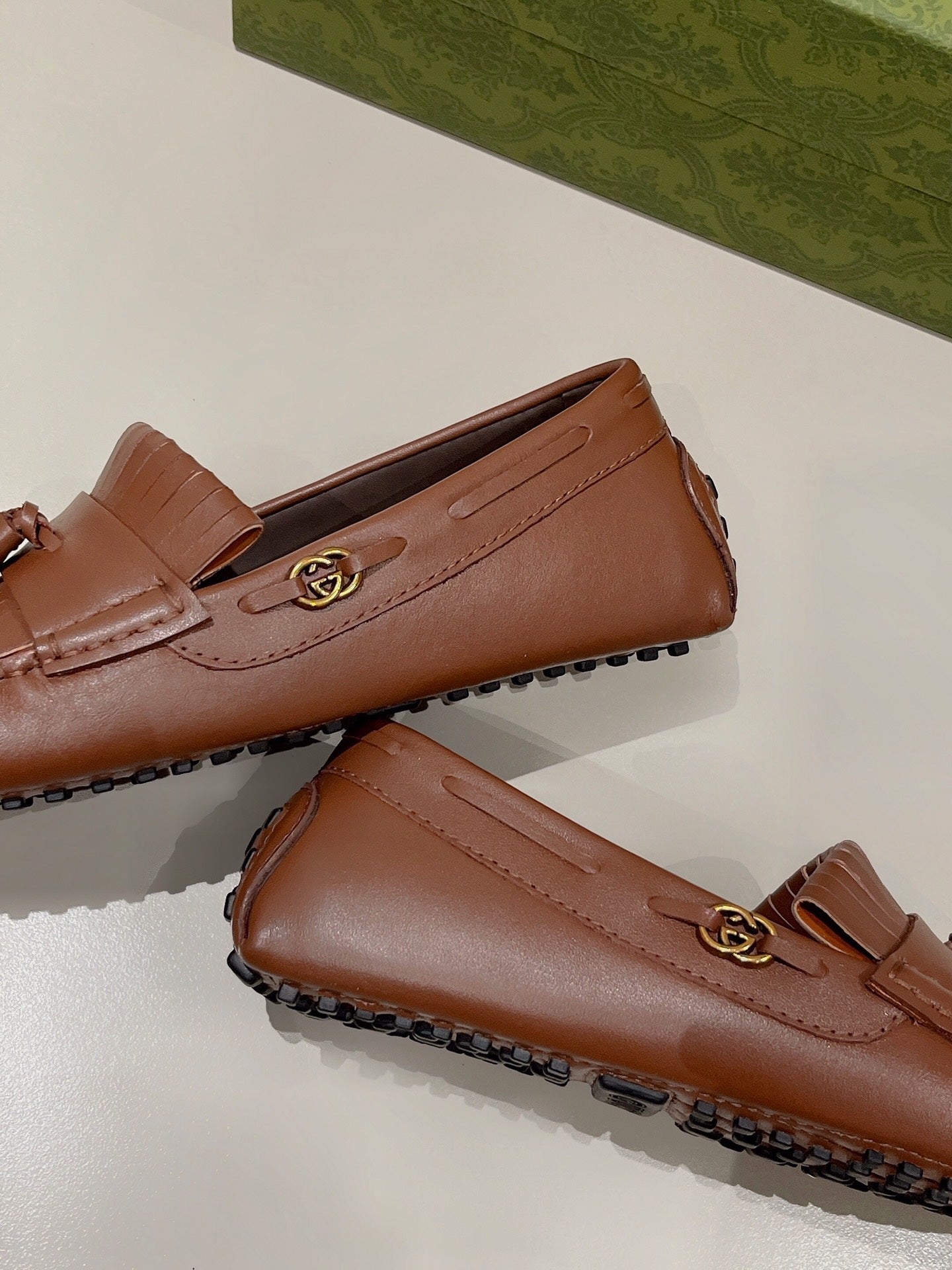 GG Men's Tassel Loafer Brown Calfskin 561802