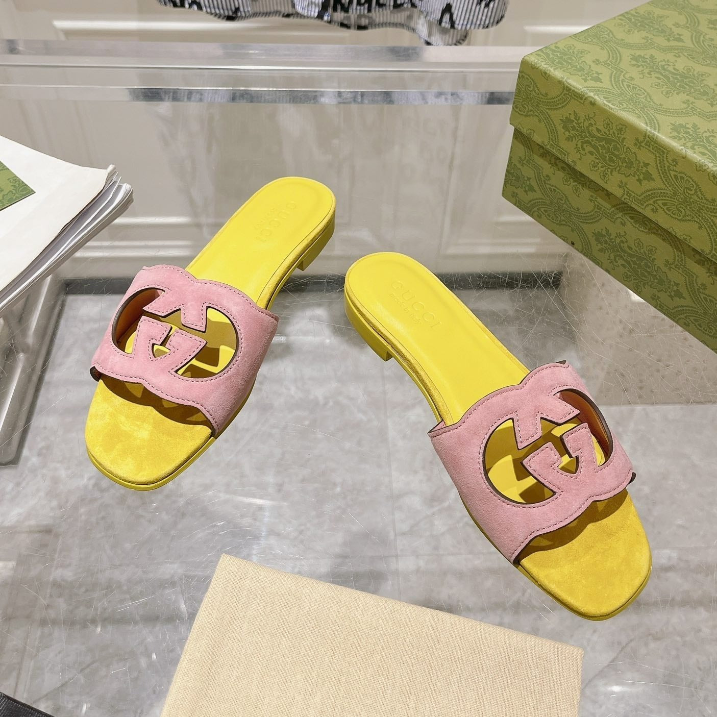 GG  Interlocking double G hollow slippers Blush Pink Yellow