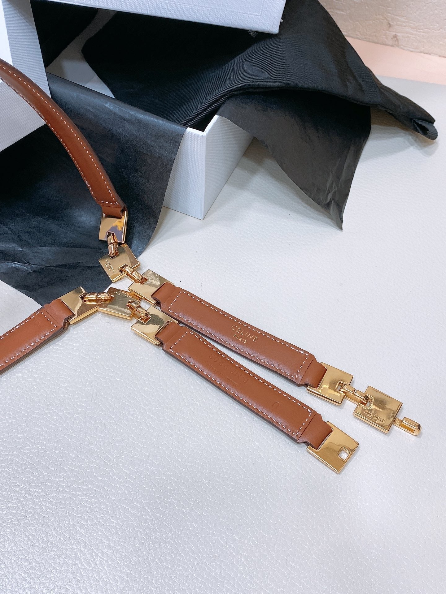 CL SMALL 18 MM SQUARE ADJUSTABLE BELT IN BRONZE BROWN LEATHER GOLD HARDWARE