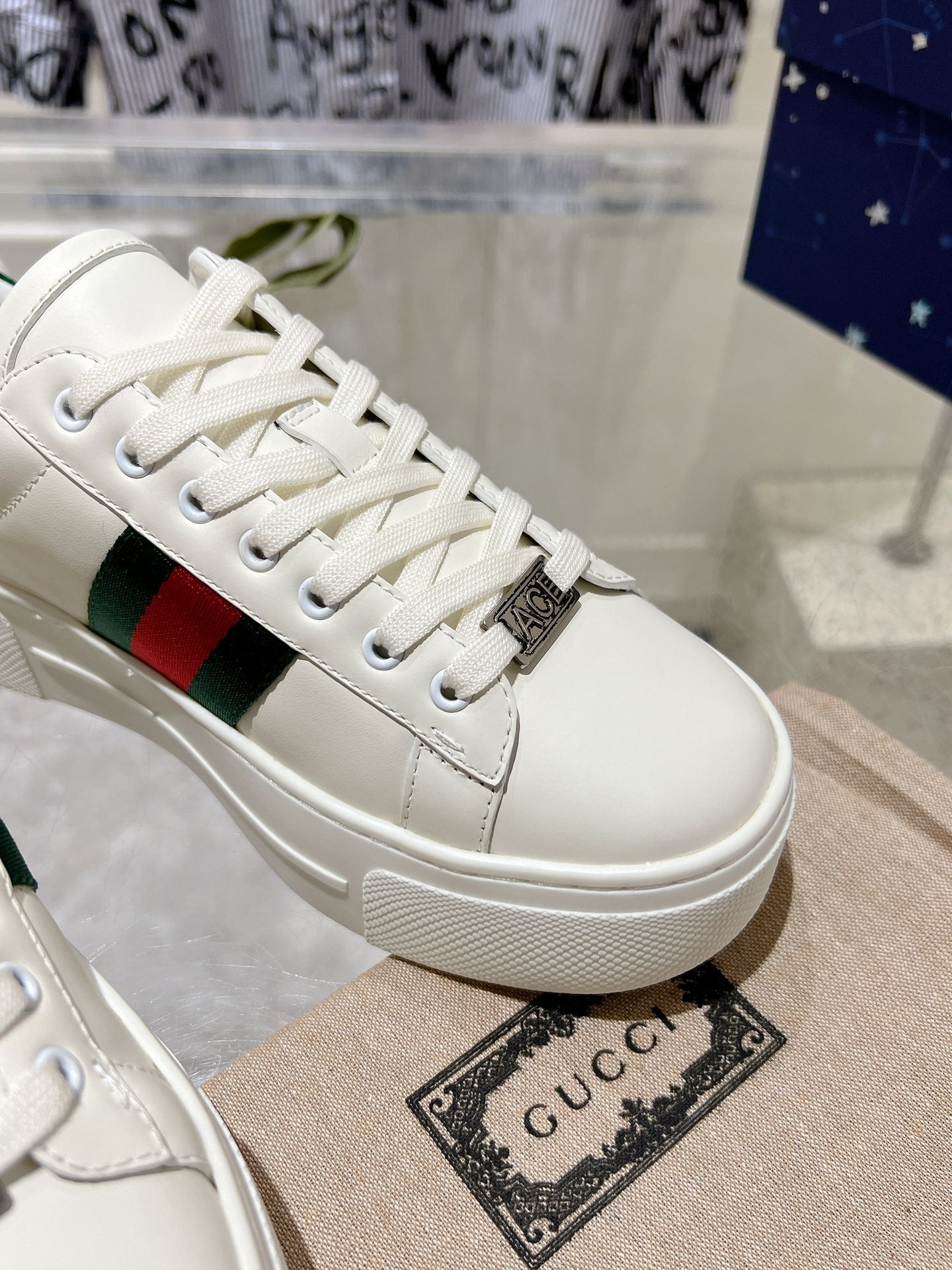 GG ACE 30 SUPREME TRAINER WHITE CALFSKIN