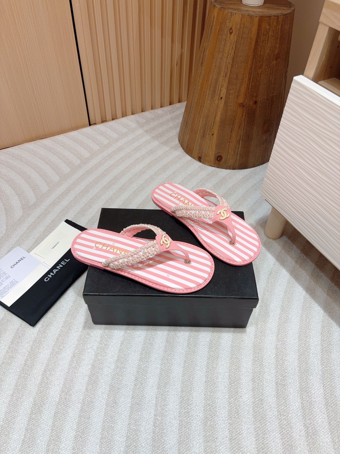 CC WOVEN FLIP FLOP WHITE MIX PINK SHEEPSKIN