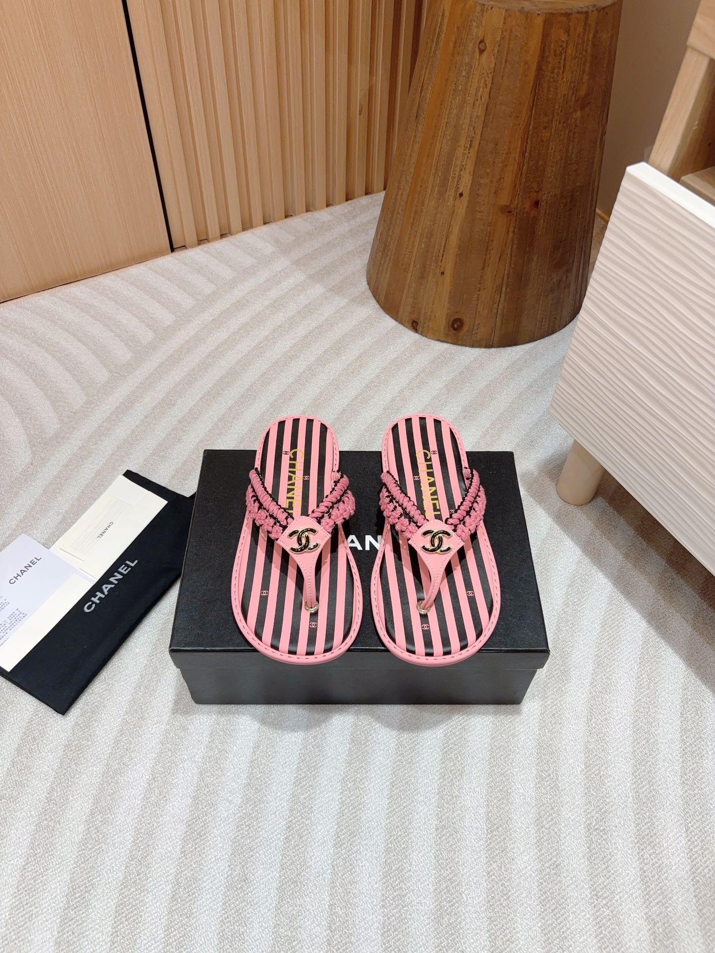 CC WOVEN FLIP FLOP BLACK MIX PINK SHEEPSKIN