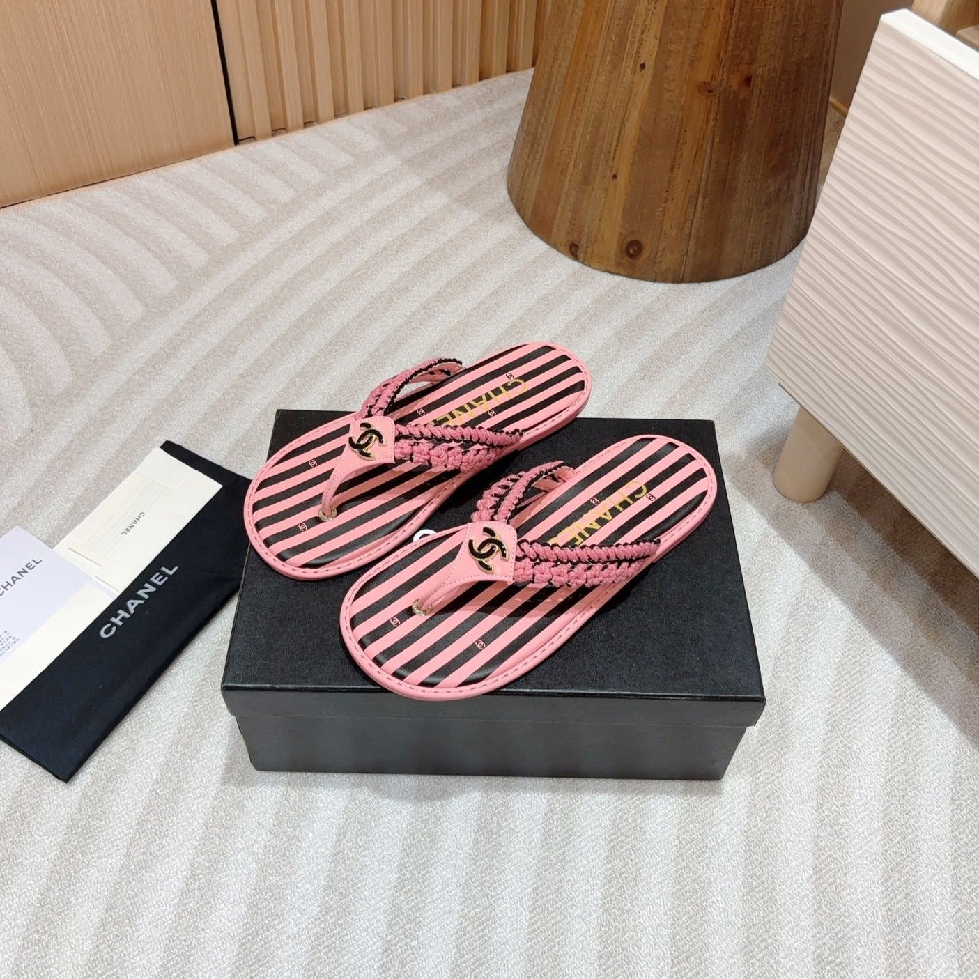 CC WOVEN FLIP FLOP BLACK MIX PINK SHEEPSKIN