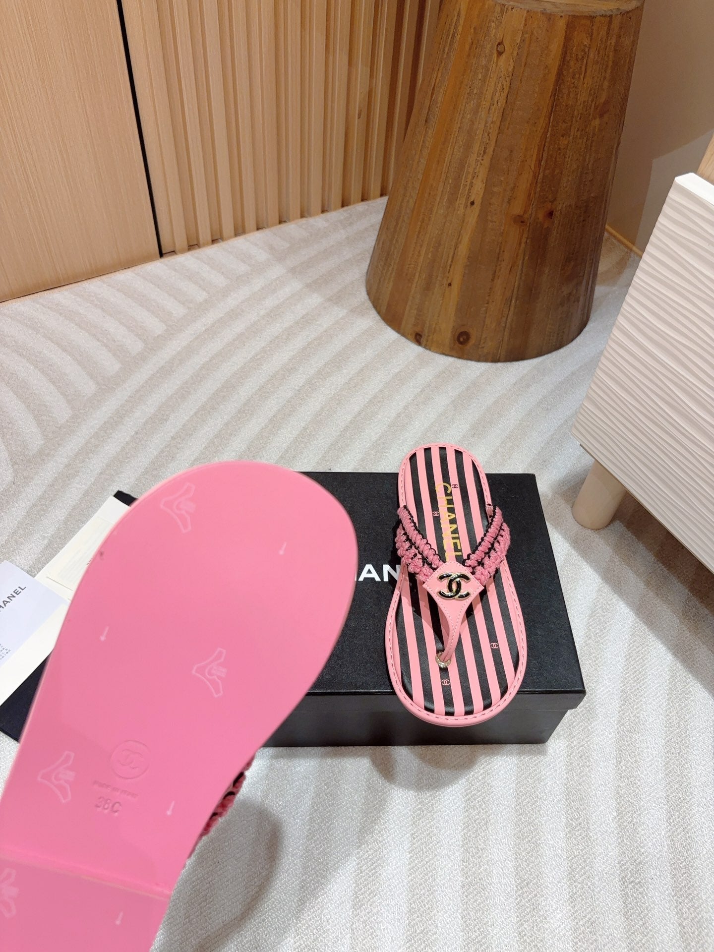 CC WOVEN FLIP FLOP BLACK MIX PINK SHEEPSKIN