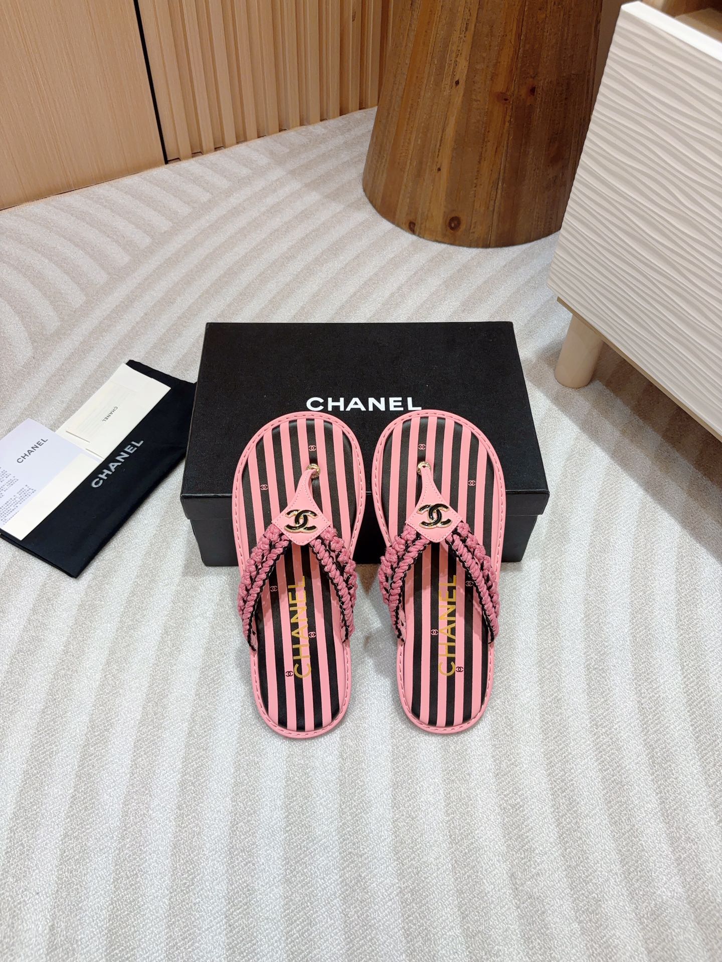 CC WOVEN FLIP FLOP BLACK MIX PINK SHEEPSKIN