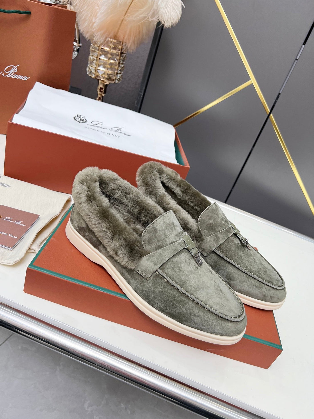 LP Summer Charm Walk Loafer Dark Grey Suede Lamb Fur