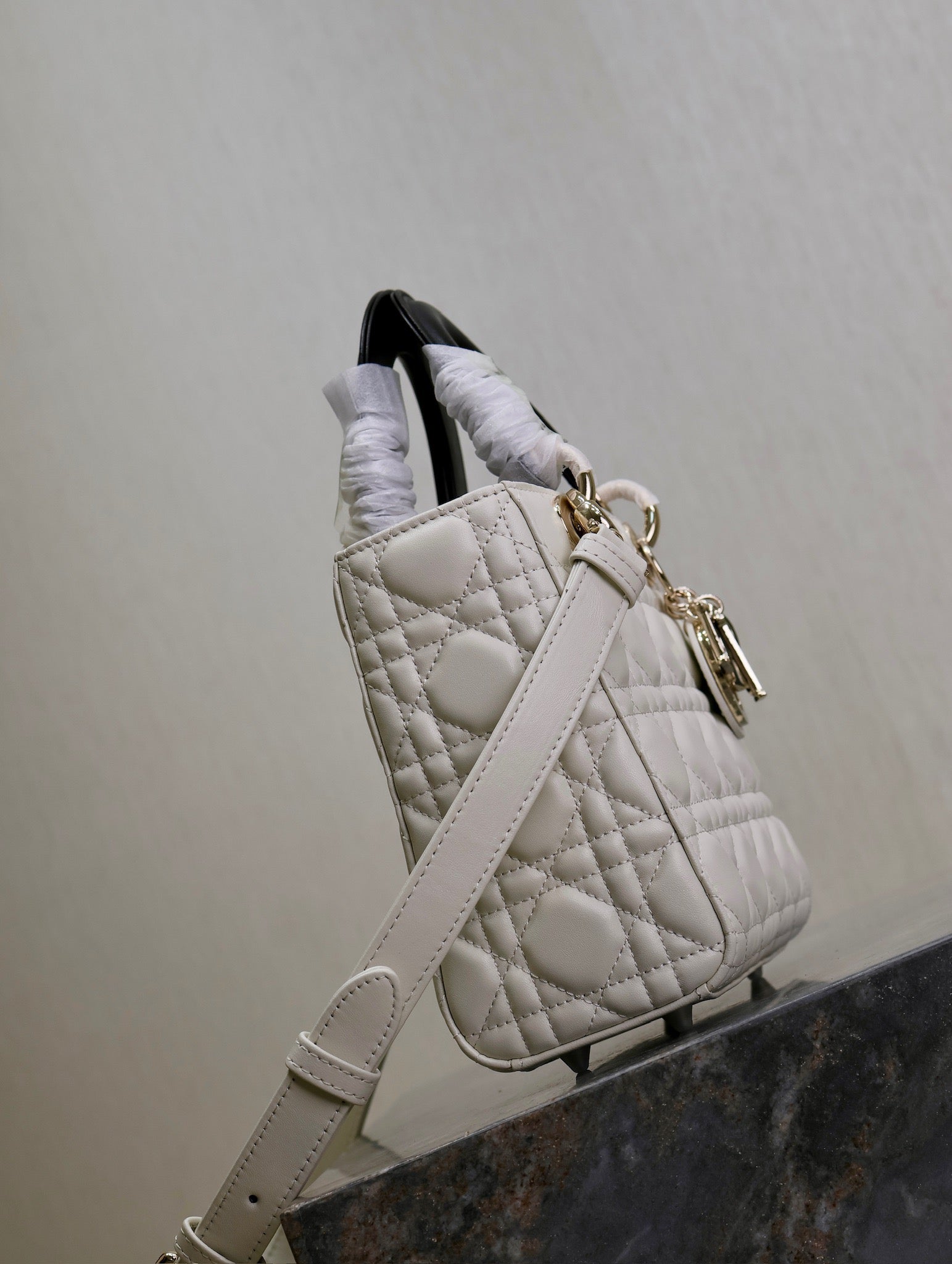 Lady Bag 17cm White Black Lambksin